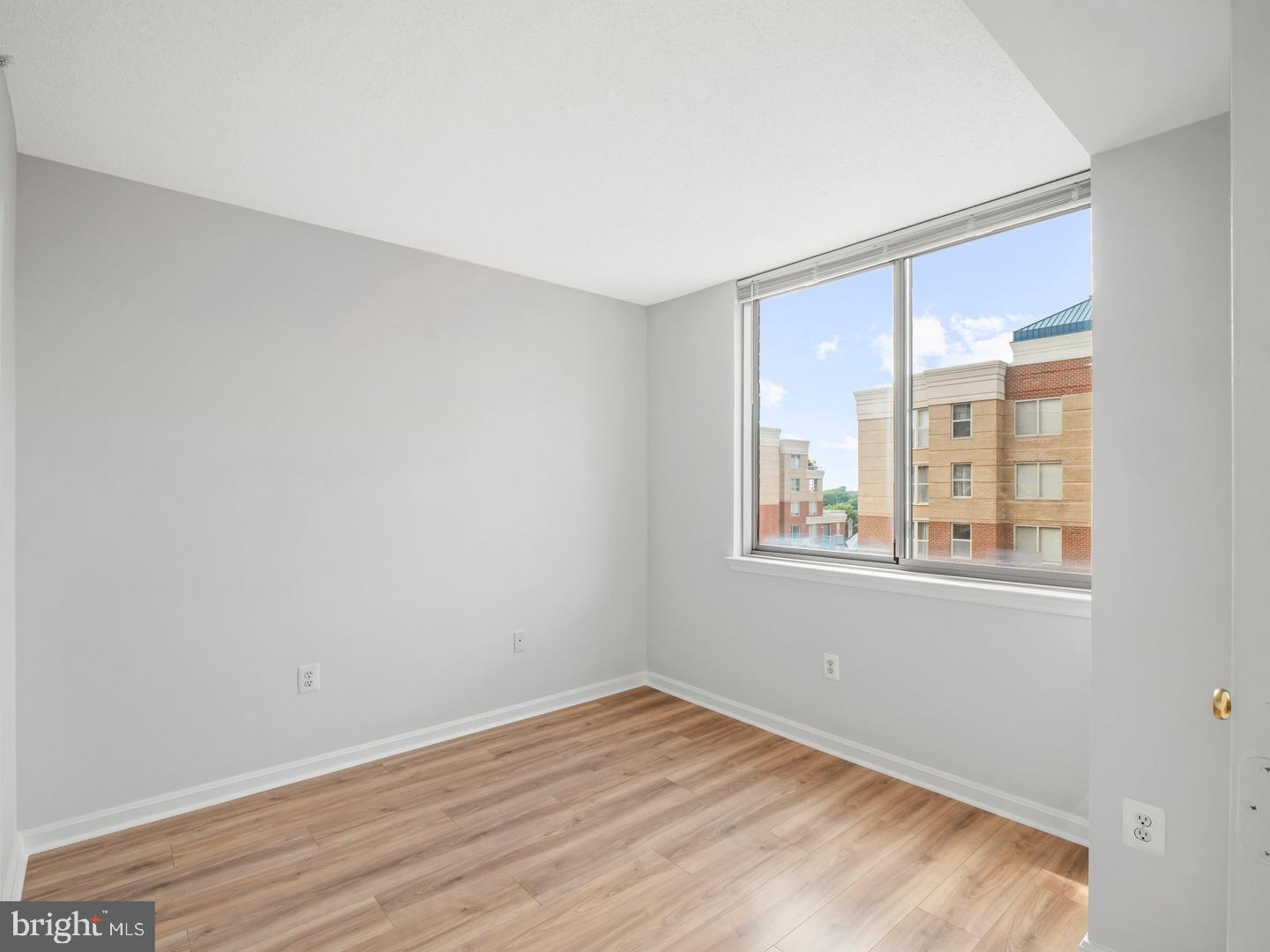 LEXINGTON SQUARE - Residential