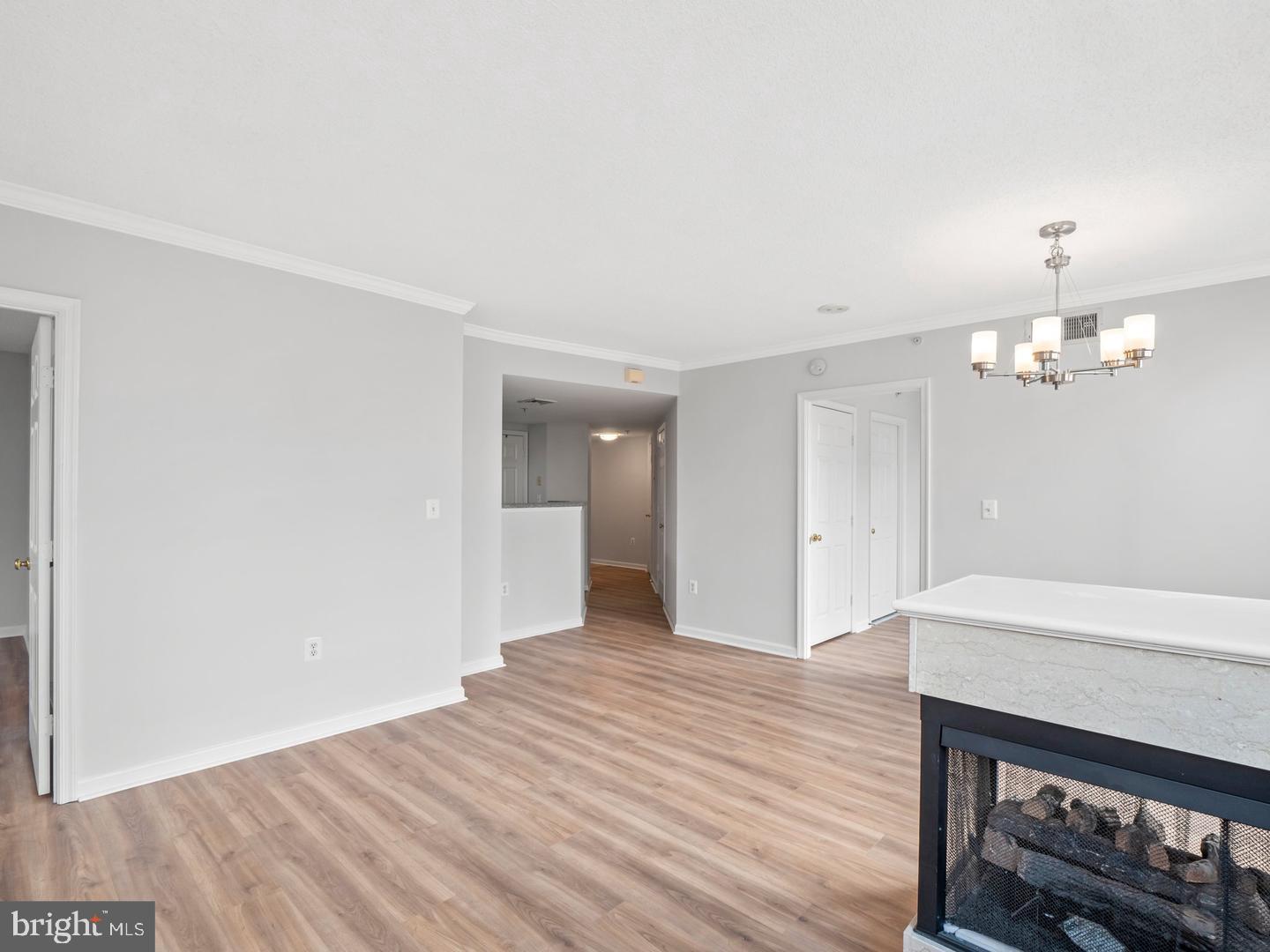 LEXINGTON SQUARE - Residential