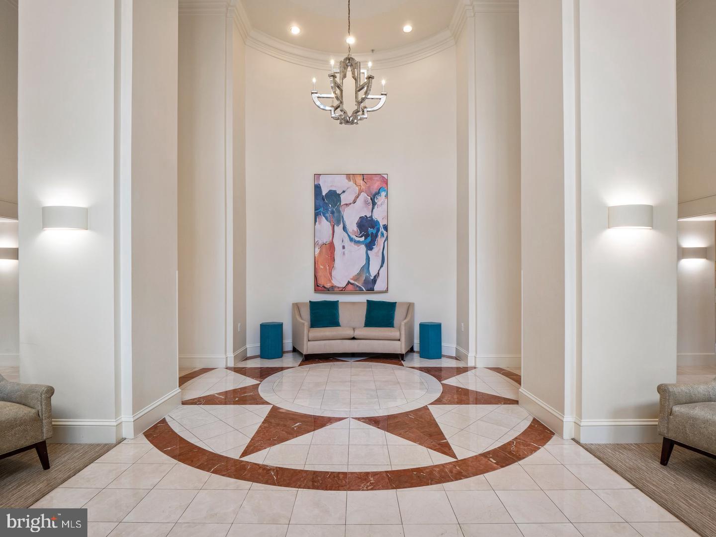 LEXINGTON SQUARE - Residential