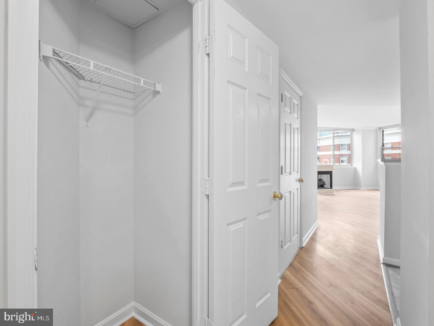 LEXINGTON SQUARE - Residential