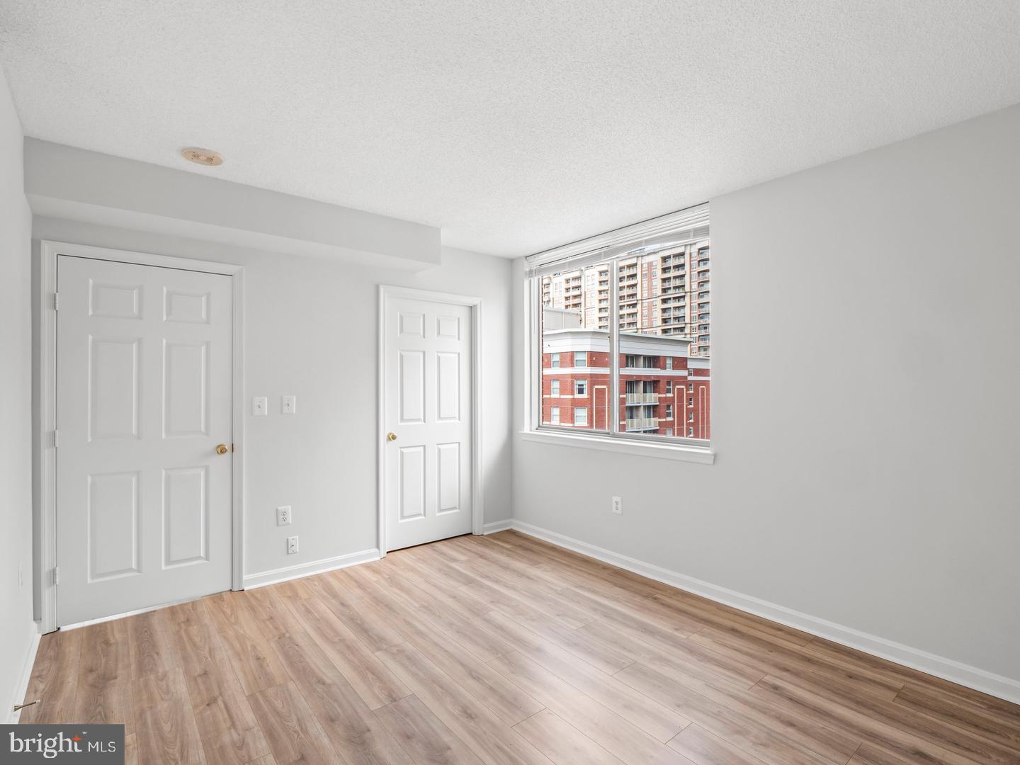 LEXINGTON SQUARE - Residential