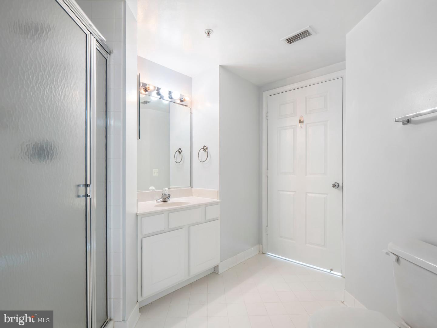 LEXINGTON SQUARE - Residential