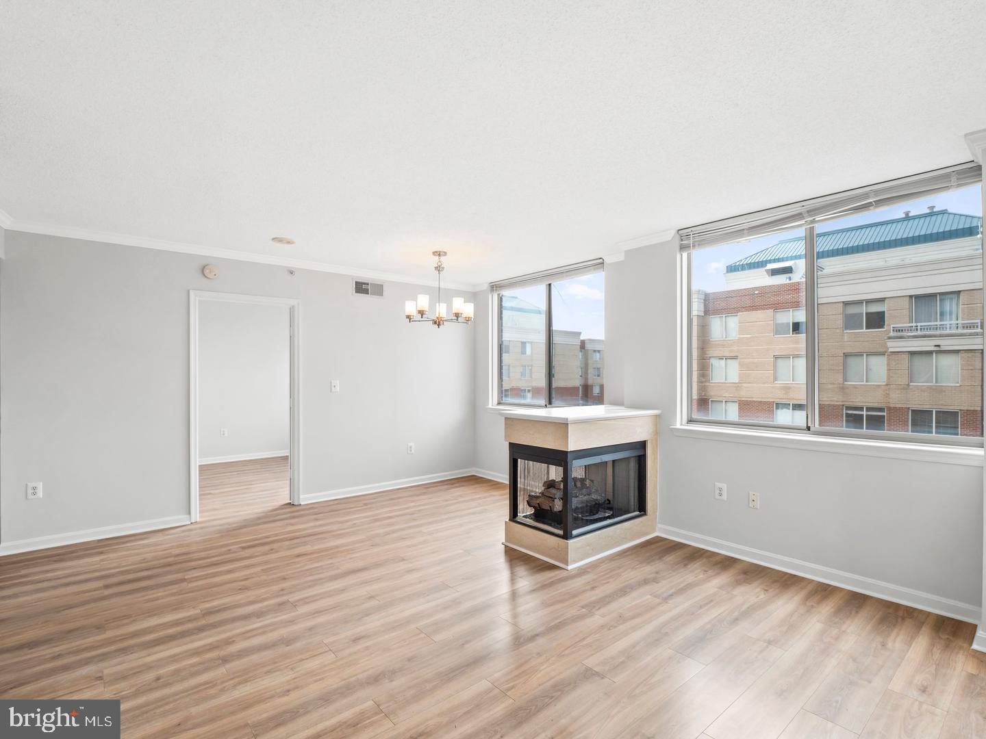 LEXINGTON SQUARE - Residential