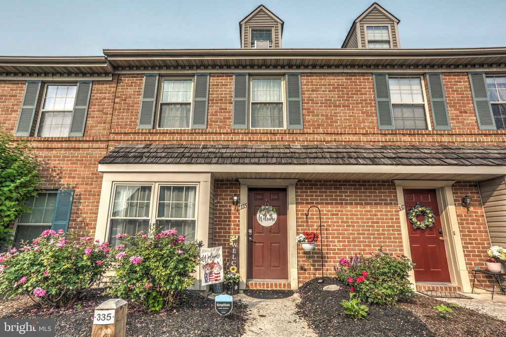 Photo of 335 MEETINGHOUSE LN, LANCASTER, PA 17601 (MLS # PALA2036024)