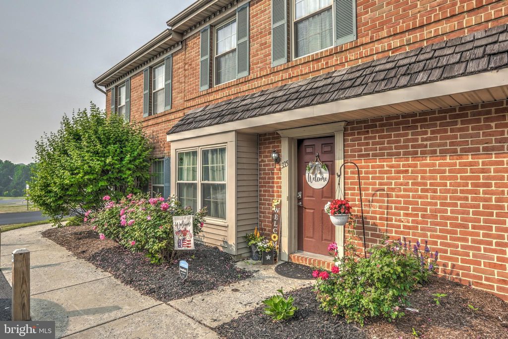 Photo of 335 MEETINGHOUSE LN, LANCASTER, PA 17601 (MLS # PALA2036024)