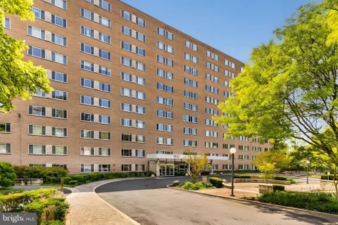 1900 Lyttonsville Road Unit 818, Silver Spring, MD 20910 - #: MDMC2225696
