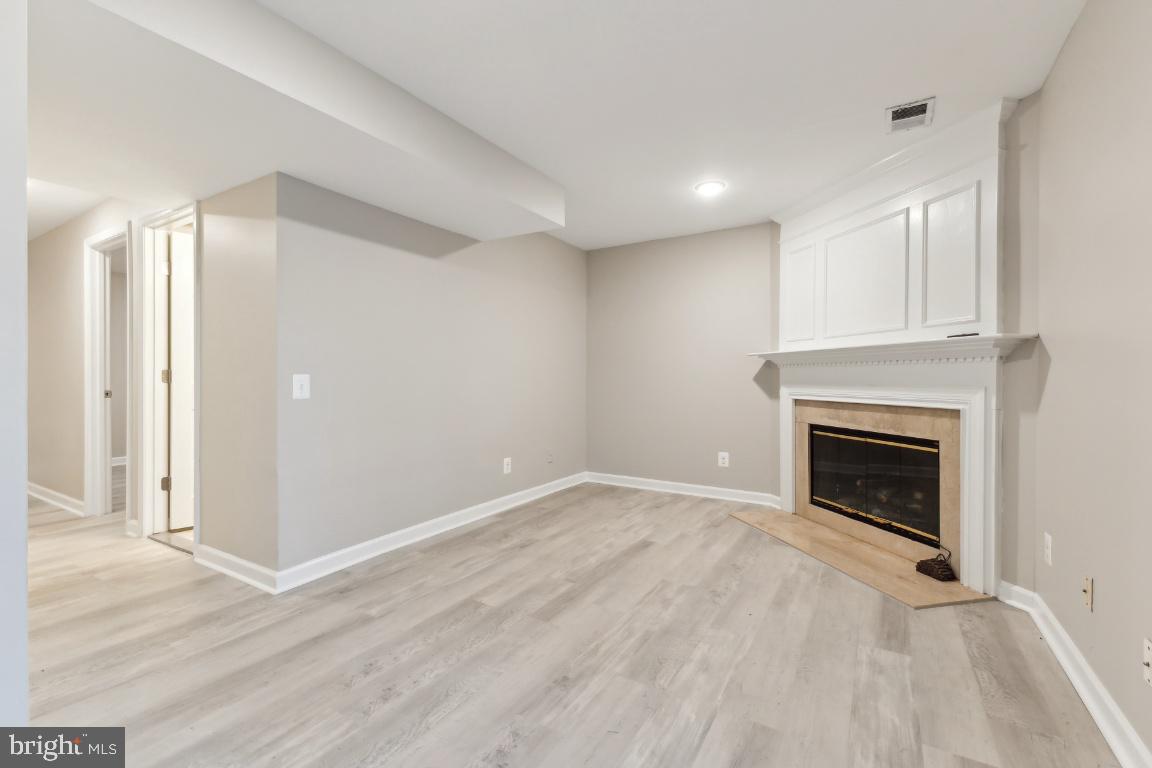 CAROLYN FOREST - Residential Lease
