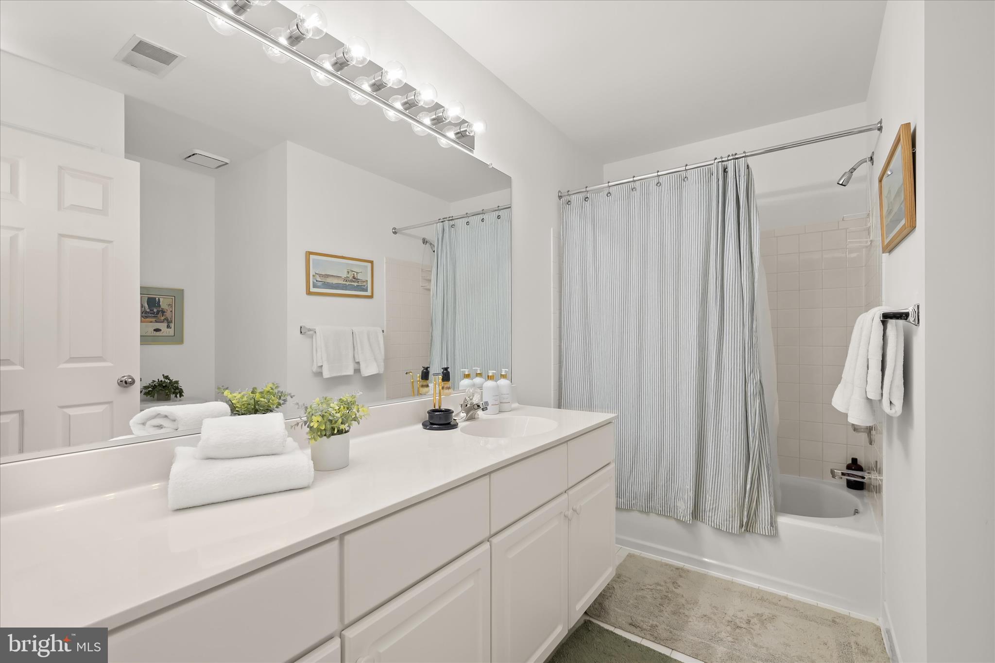 PEBBLE CREEK - Residential