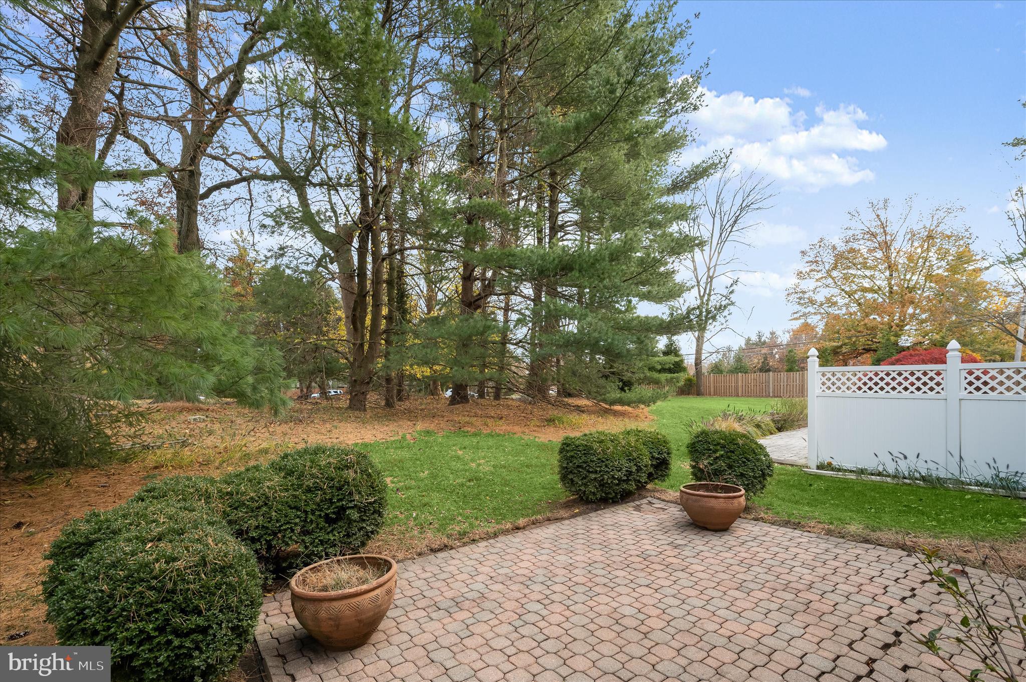 PEBBLE CREEK - Residential