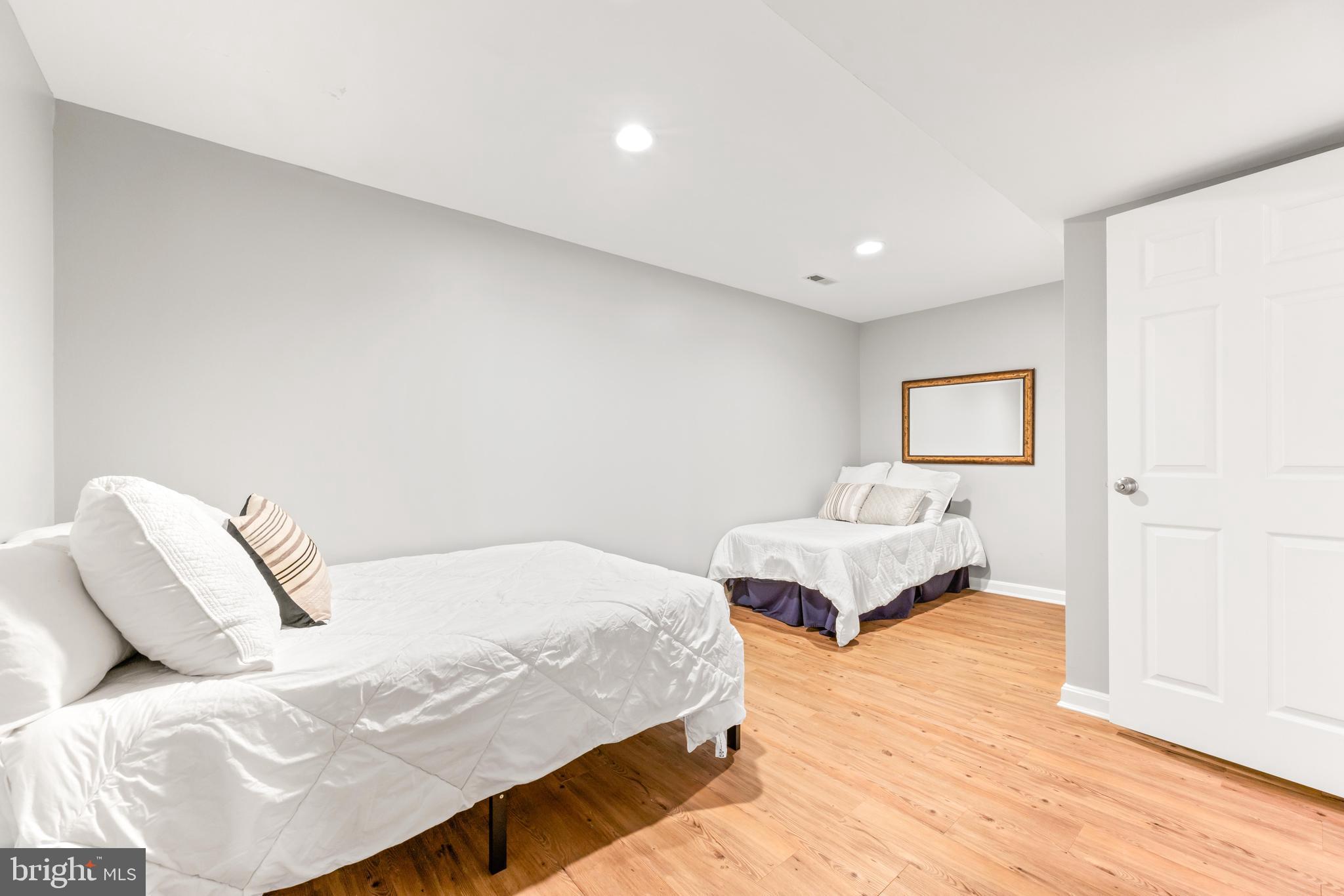 CHESAPEAKE OAKS - Residential