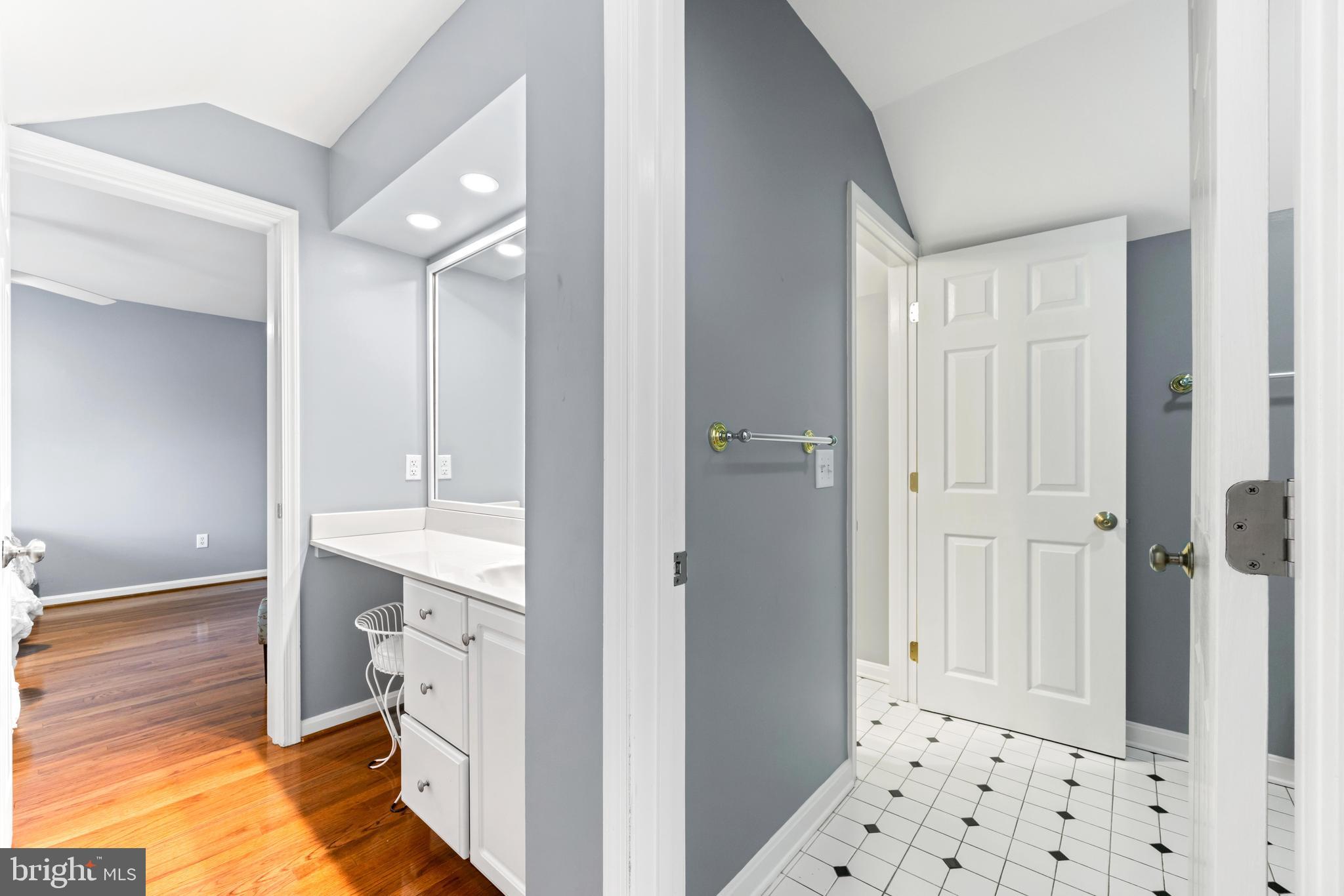 CHESAPEAKE OAKS - Residential