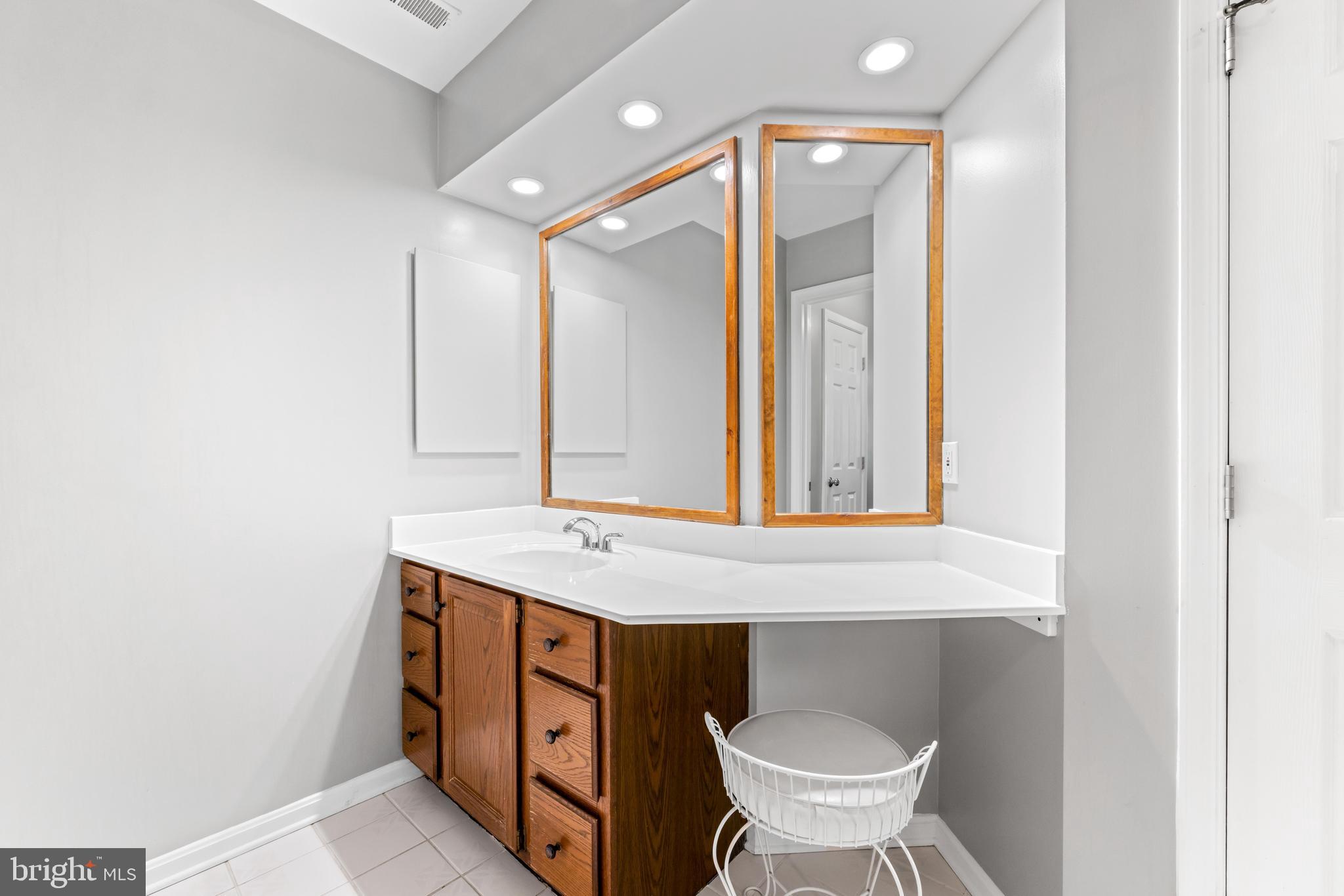 CHESAPEAKE OAKS - Residential