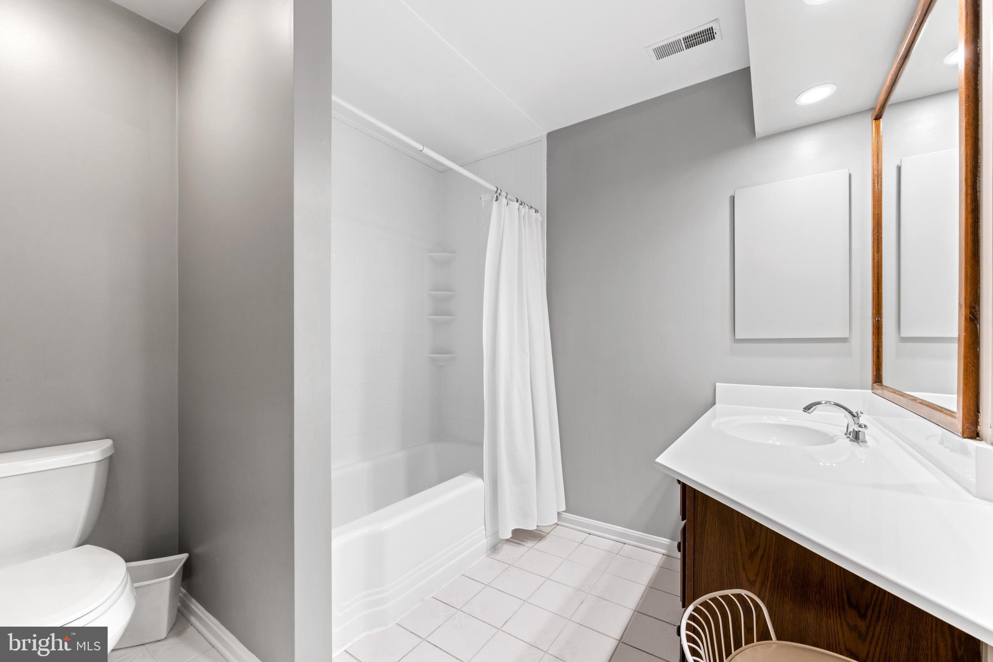 CHESAPEAKE OAKS - Residential