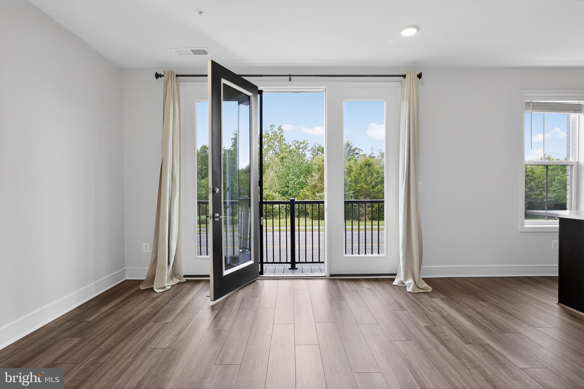 DEMOTT & SILVER - Residential