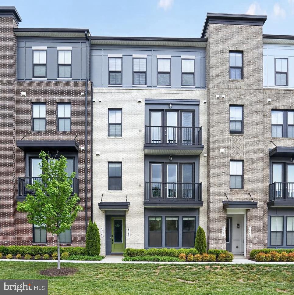 DEMOTT & SILVER - Residential