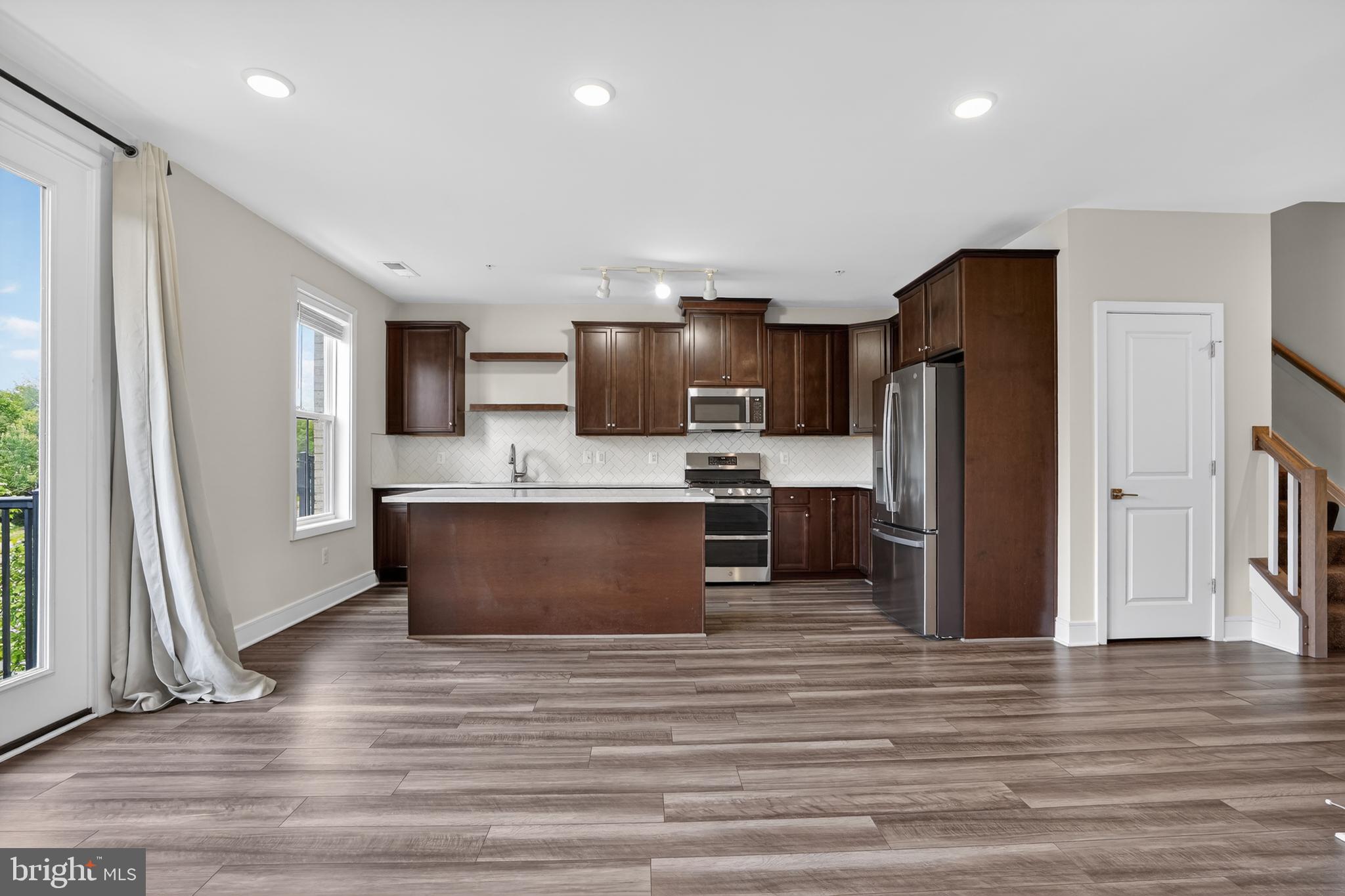 DEMOTT & SILVER - Residential