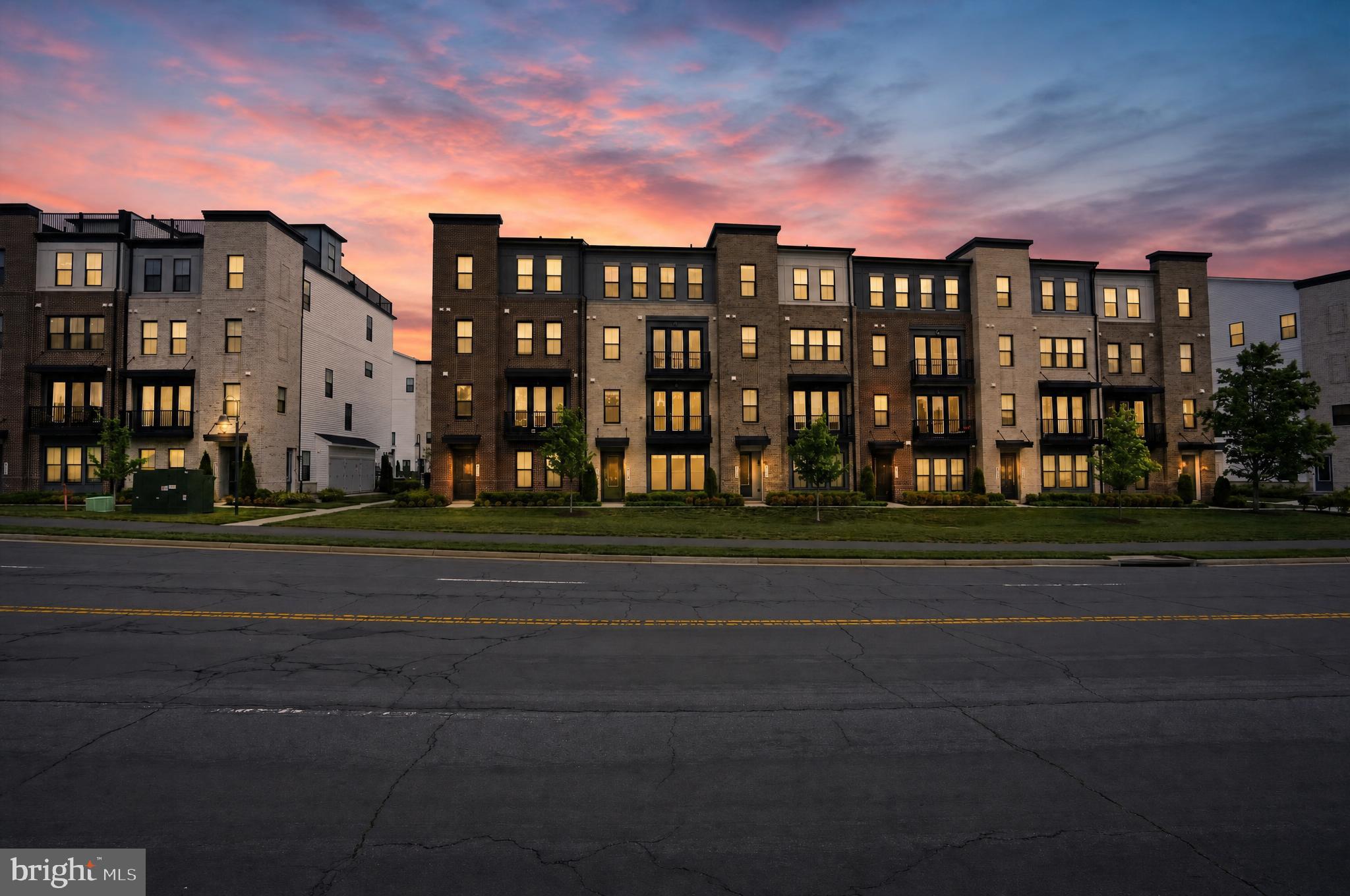 43242 FARRINGDON SQUARE