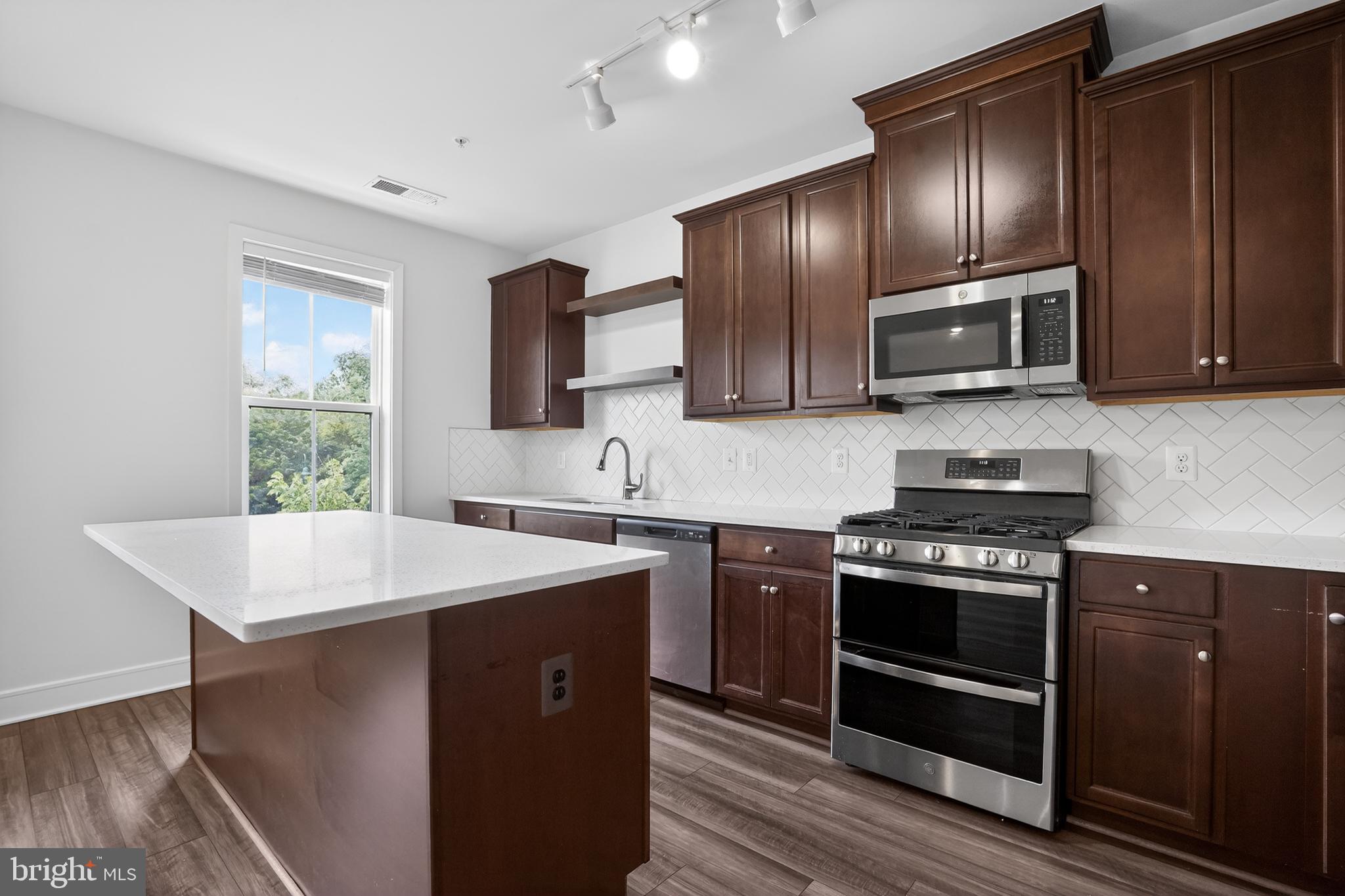 DEMOTT & SILVER - Residential