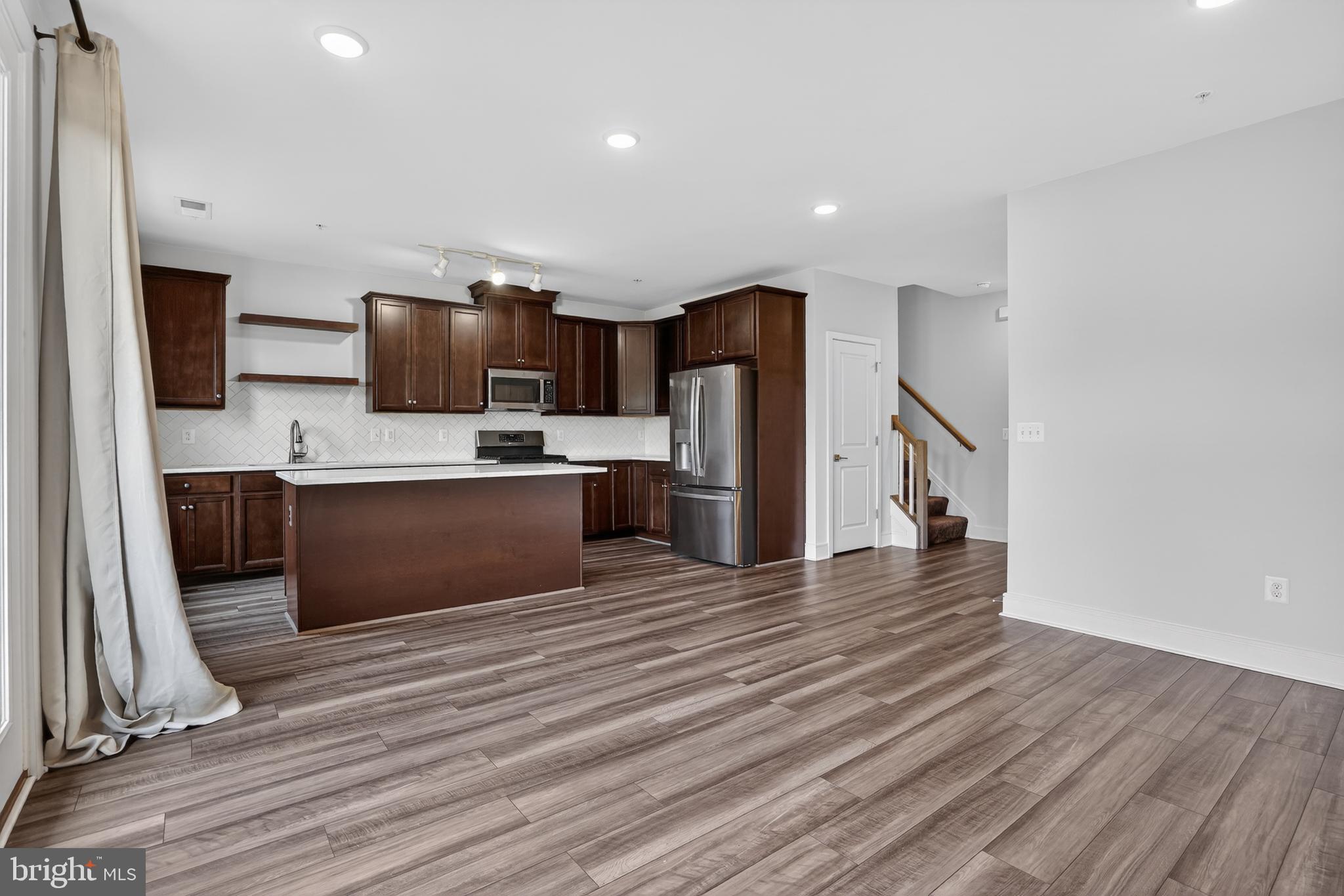 DEMOTT & SILVER - Residential