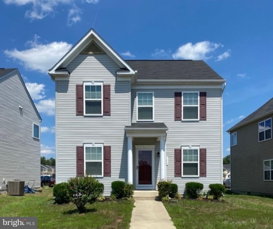 Beautiful newer single-family home for sale in the Ashland community of Caroline County, VA, where so much exciting growth is happening. This 3-level home offers 4 bedrooms, spacious living areas, and a location close to all the new conveniences, shopping, dining, and major commuter routes. A great opportunity to enjoy modern living in a fast-growing area.