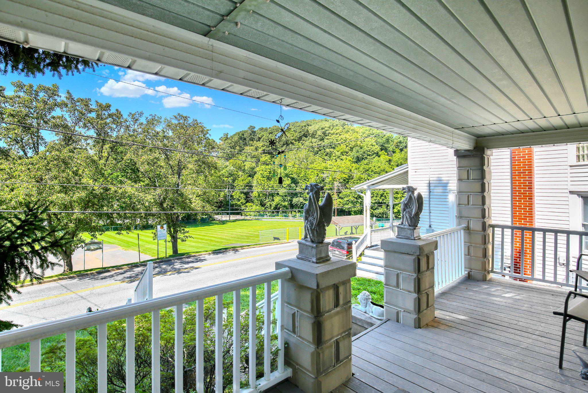 119 PENNWYN PLACE