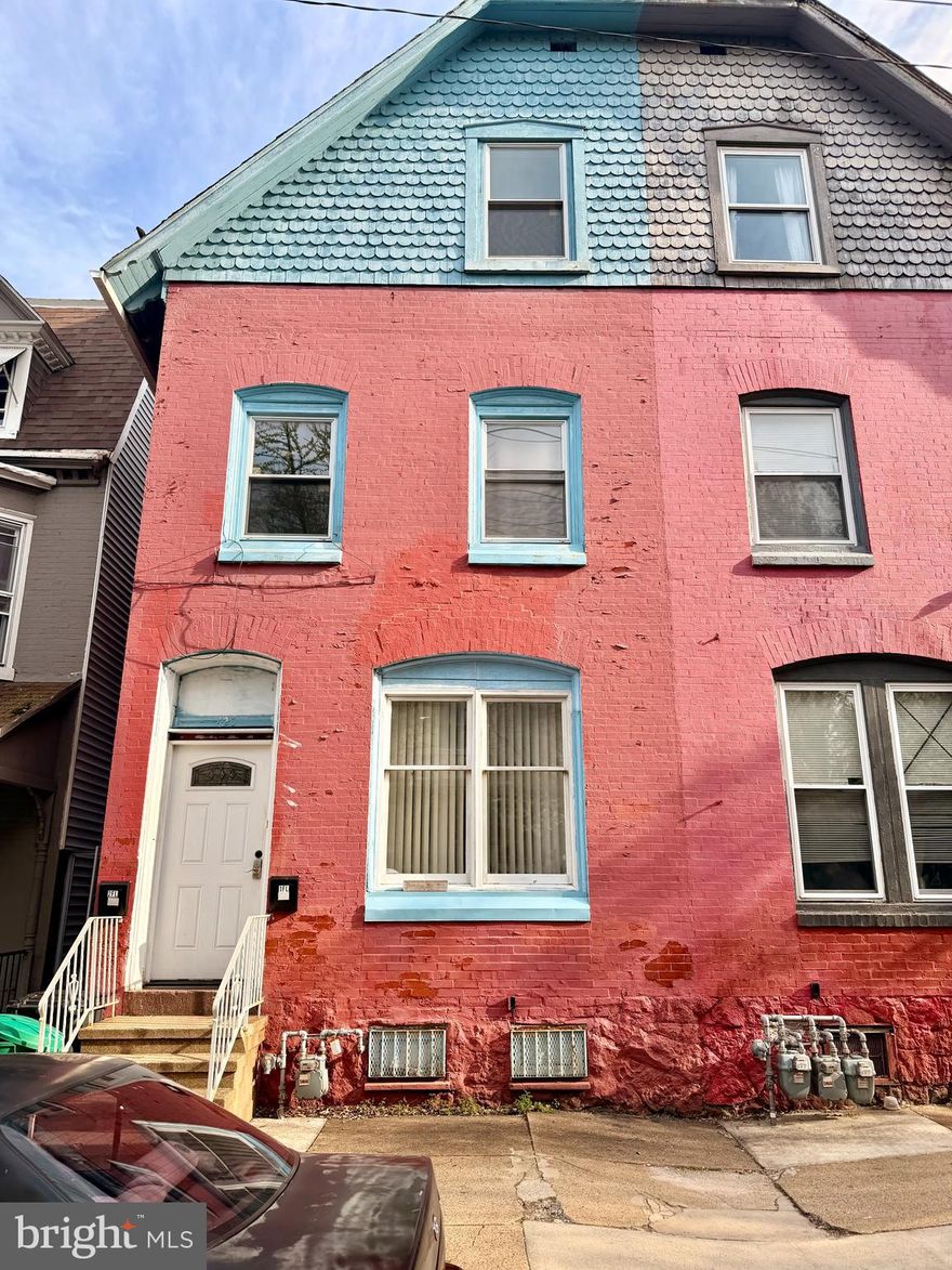 This is a blank slate opportunity. The first floor unit is 1 bedroom 1 bath and is owner occupied. This unit will be delivered vacant. This one bedroom unit pays all its own utilities. 
The upstairs unit is 4 bedrooms 1 bath and has recently been vacated and is being kept empty for ease of showing. The entire building will be delivered vacant and ready for rental according to your preferences. This large semi detached property offers over 1900 square feet. The owner is responsible only for sewer water trash insurance and taxes. Low taxes.