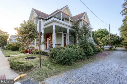 424 W MAIN STREET MECHANICSBURG PA 17055