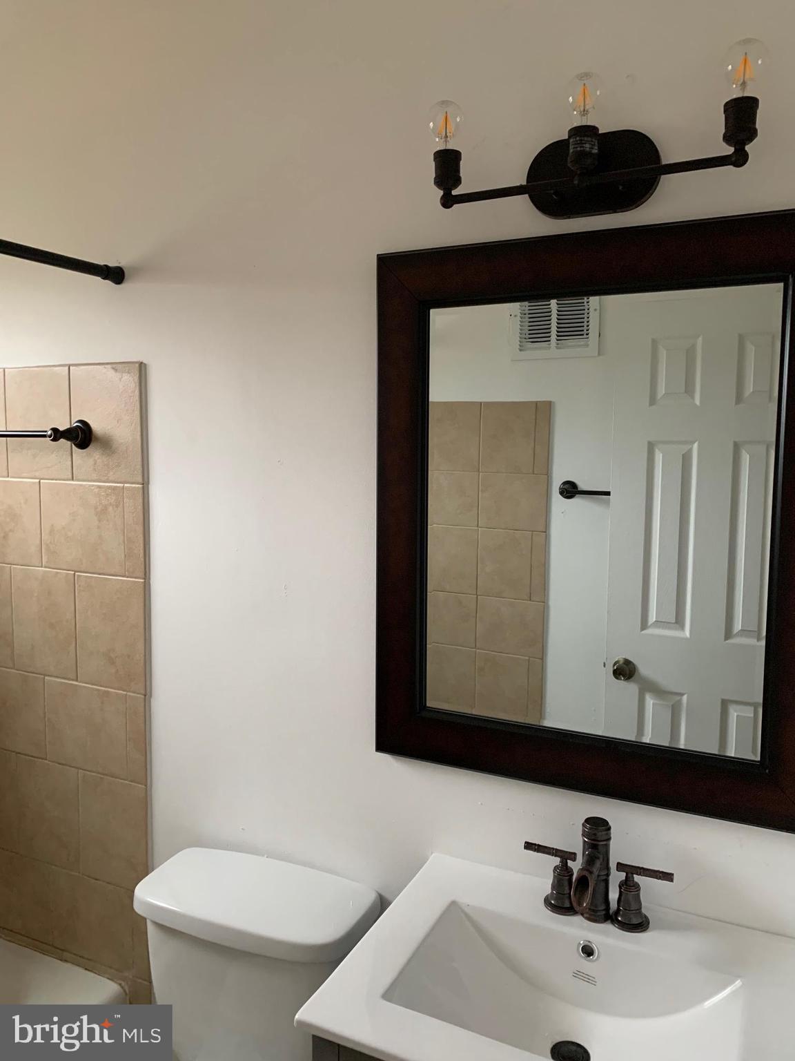 IVERSON MEWS CONDOMINIUM - Residential