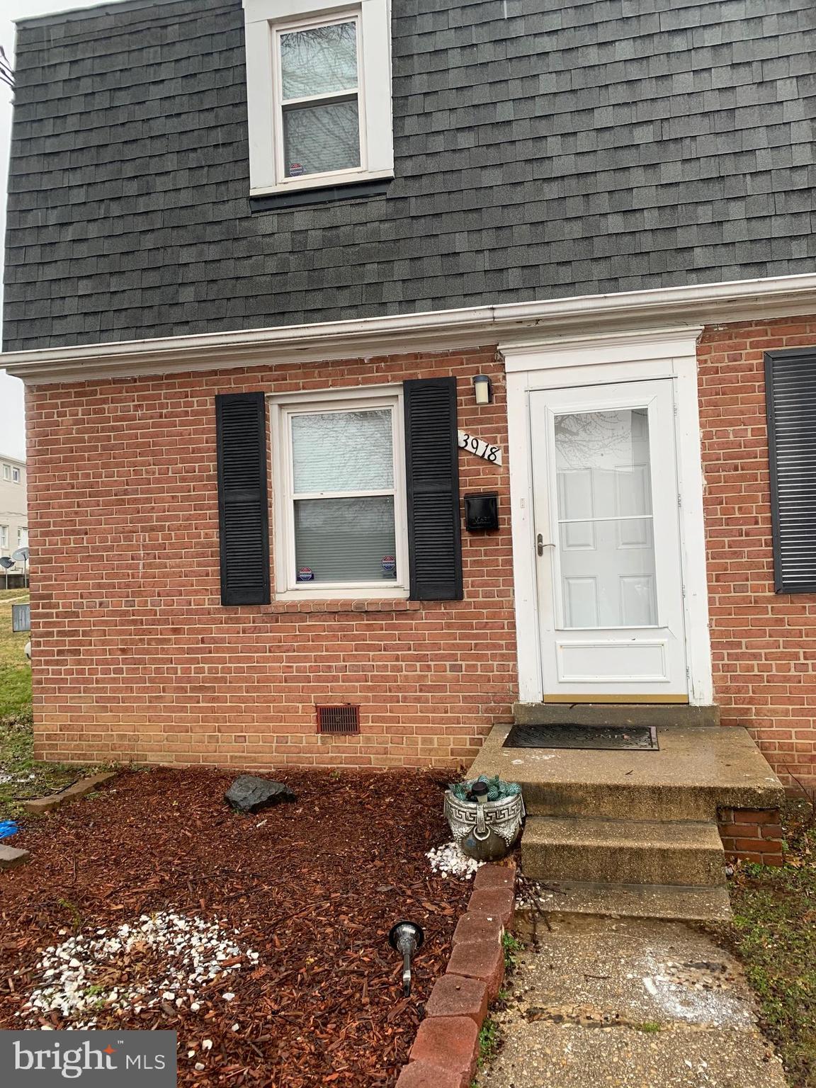 IVERSON MEWS CONDOMINIUM - Residential