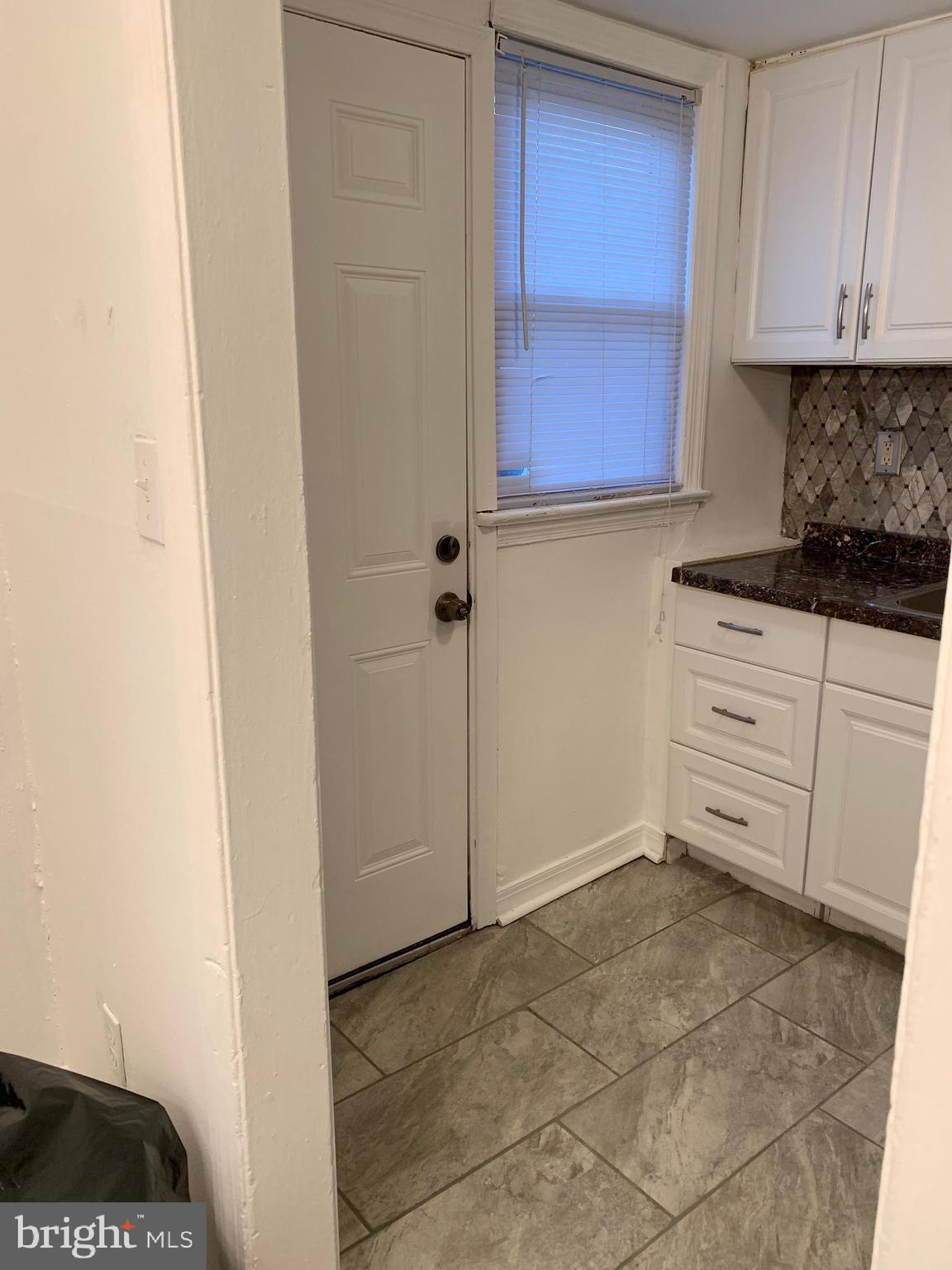 IVERSON MEWS CONDOMINIUM - Residential