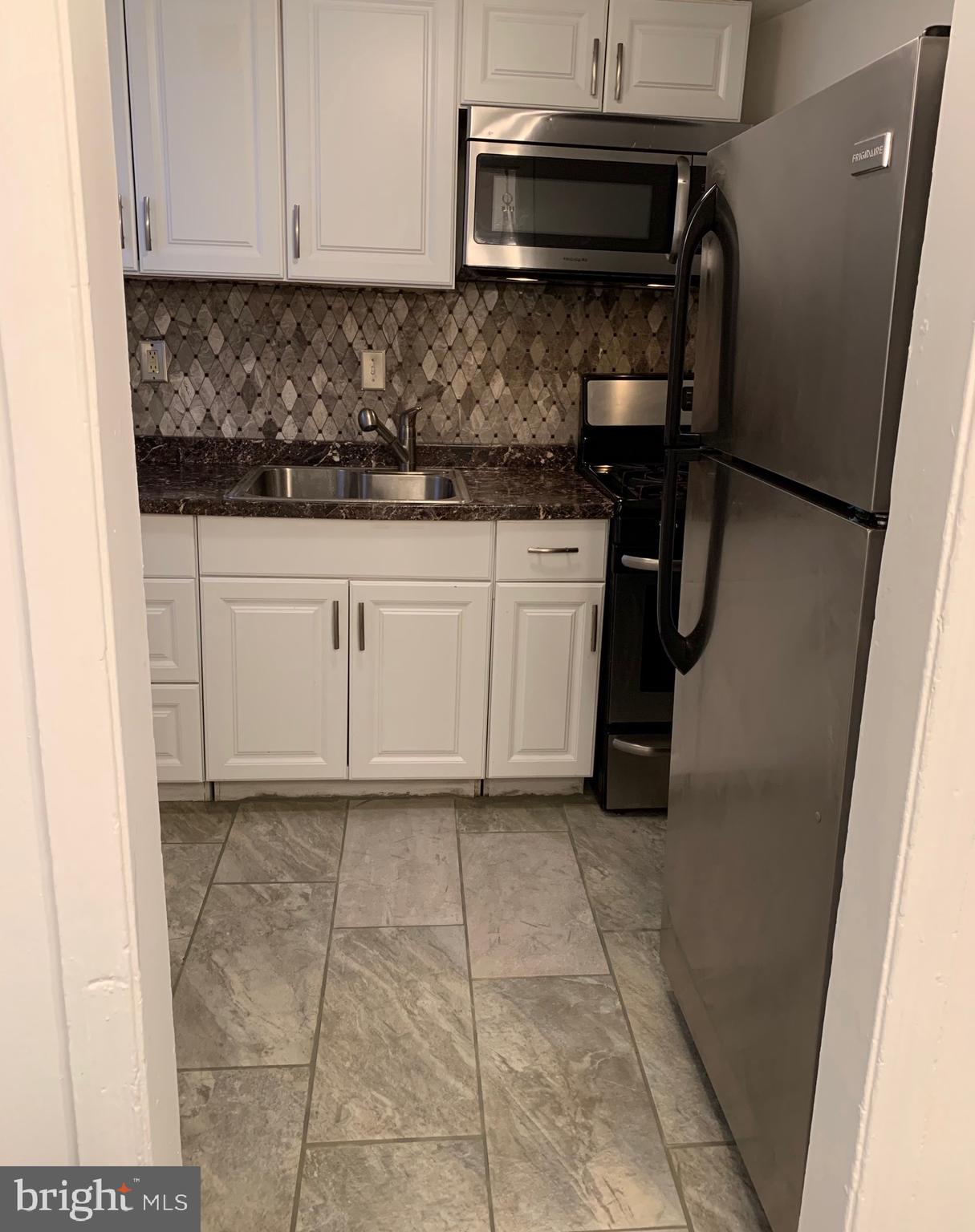 IVERSON MEWS CONDOMINIUM - Residential