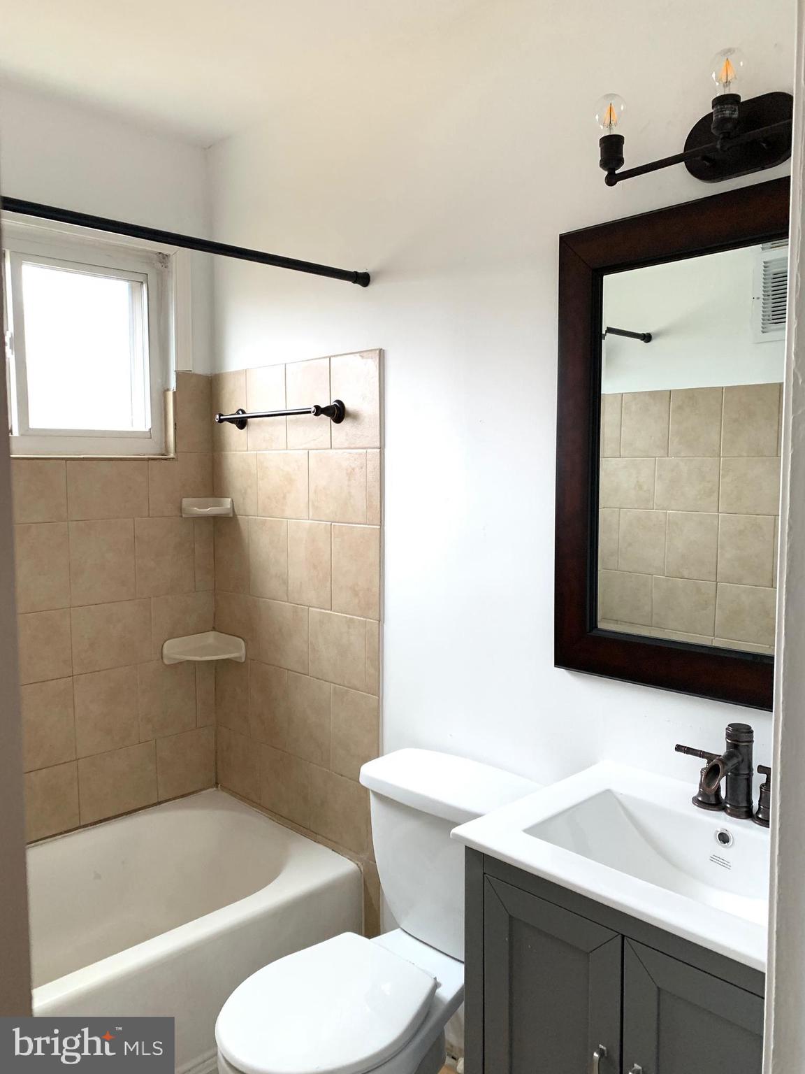 IVERSON MEWS CONDOMINIUM - Residential