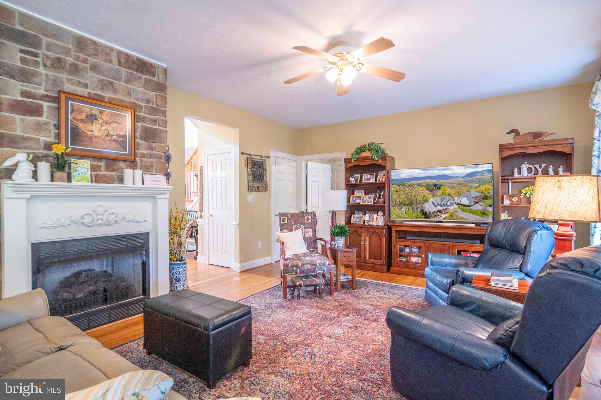 EDINBURG MANOR - Residential