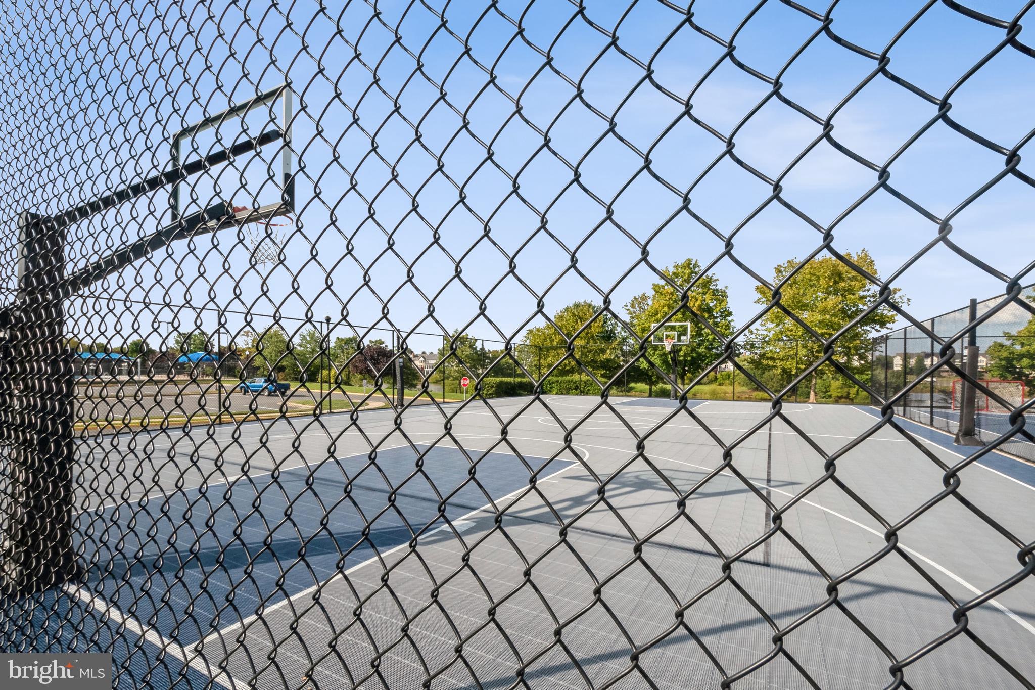 ASHBURN VILLAGE - Residential