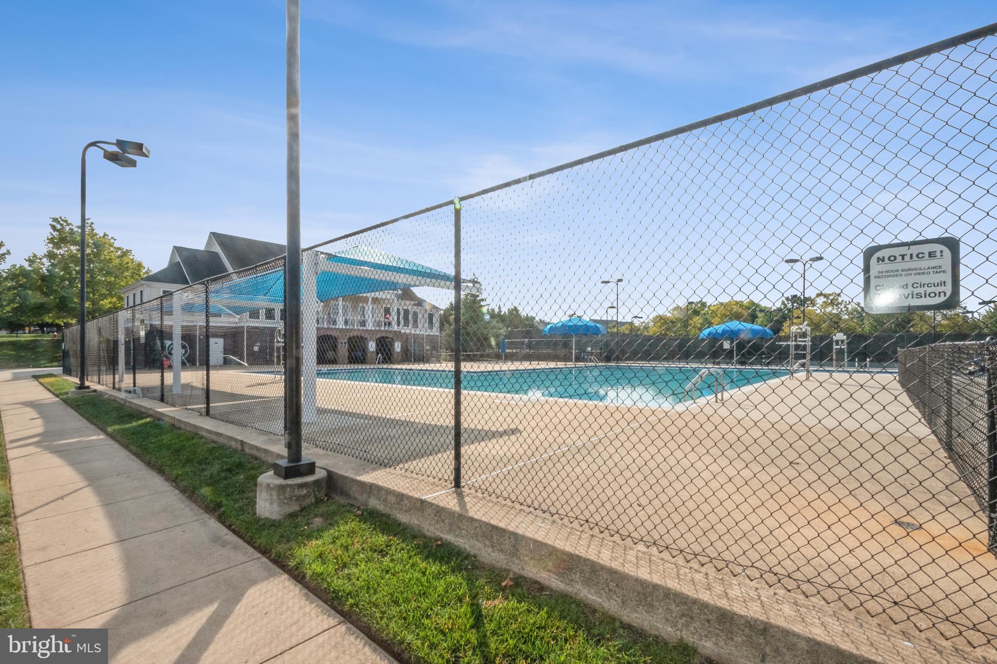 ASHBURN VILLAGE - Residential