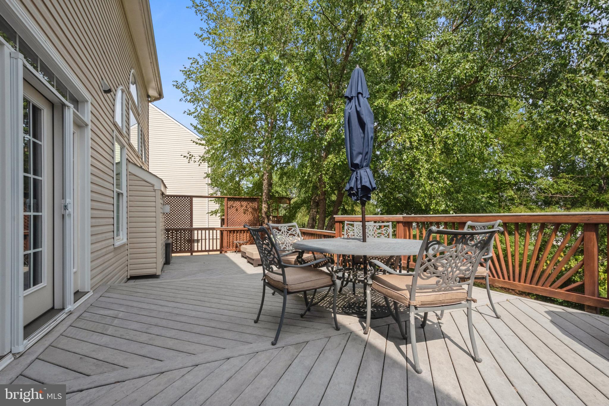 ASHBURN VILLAGE - Residential