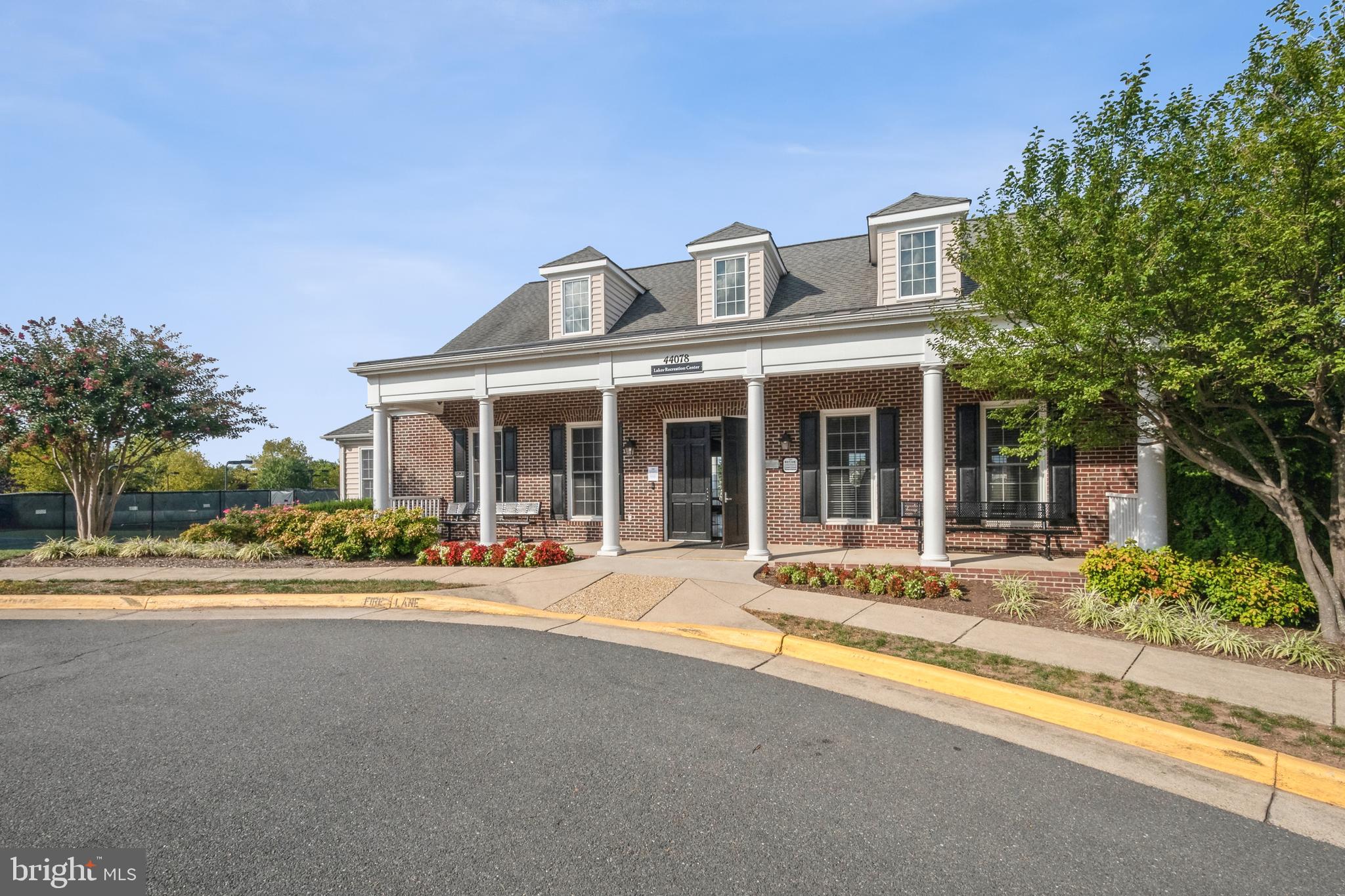 ASHBURN VILLAGE - Residential