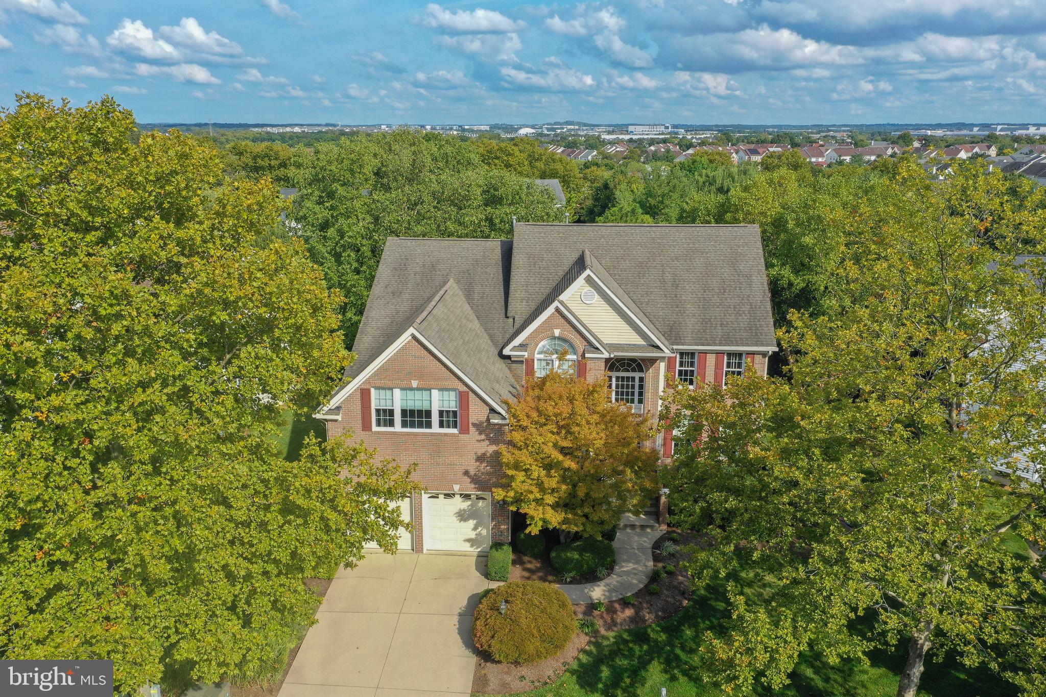 ASHBURN VILLAGE - Residential