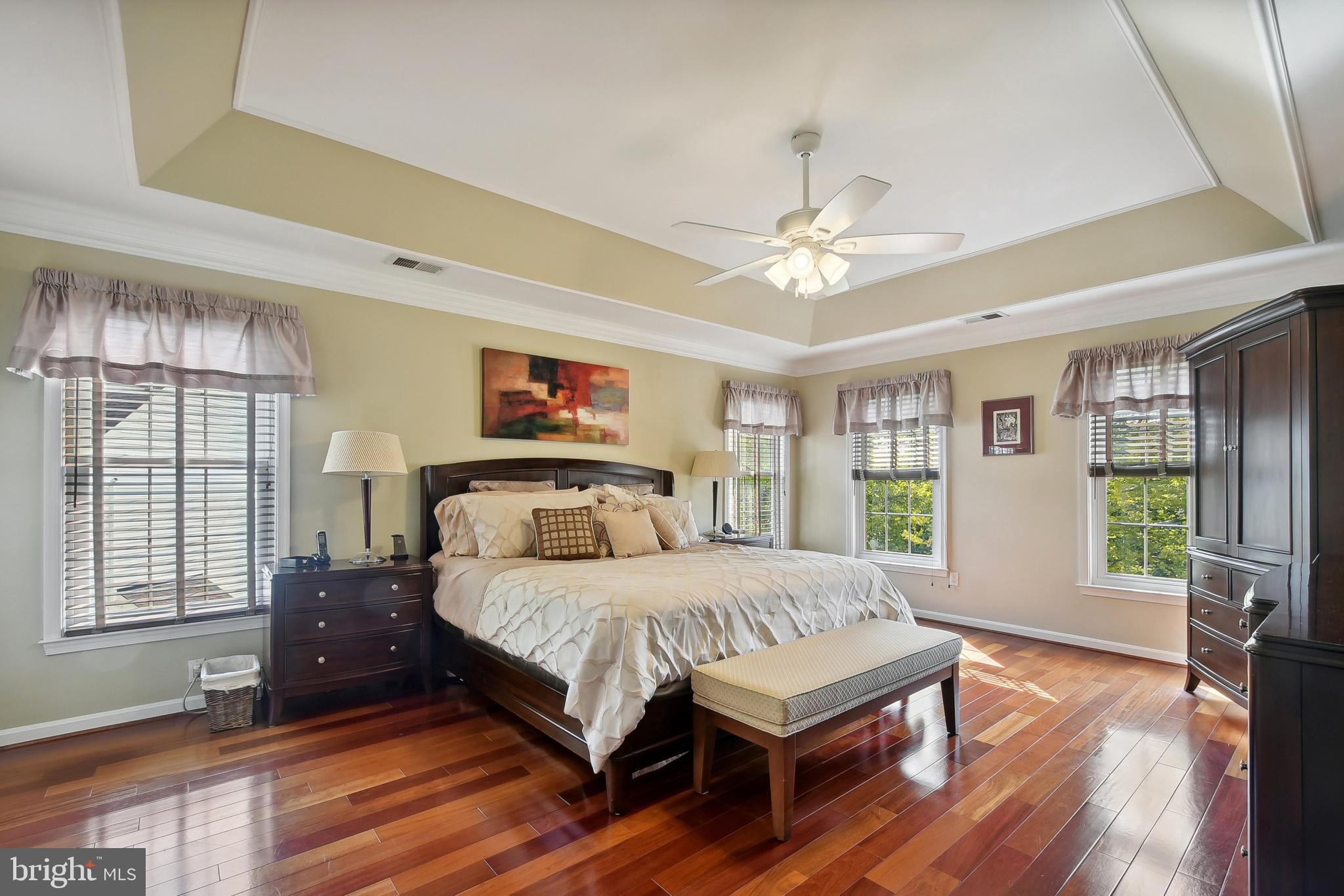 ASHBURN VILLAGE - Residential