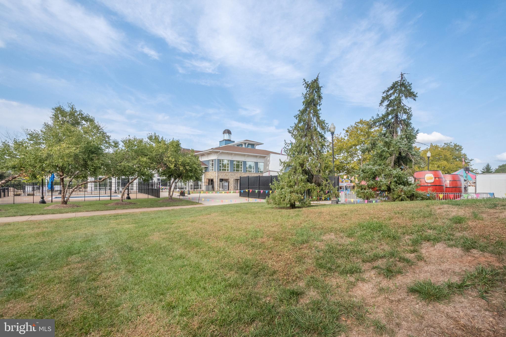 ASHBURN VILLAGE - Residential