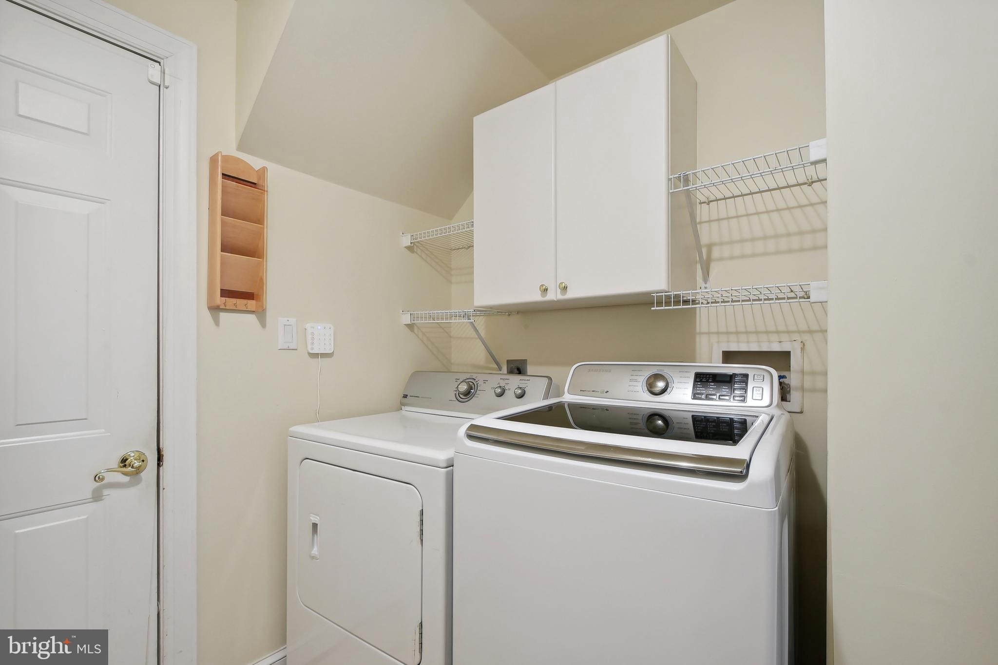 ASHBURN VILLAGE - Residential