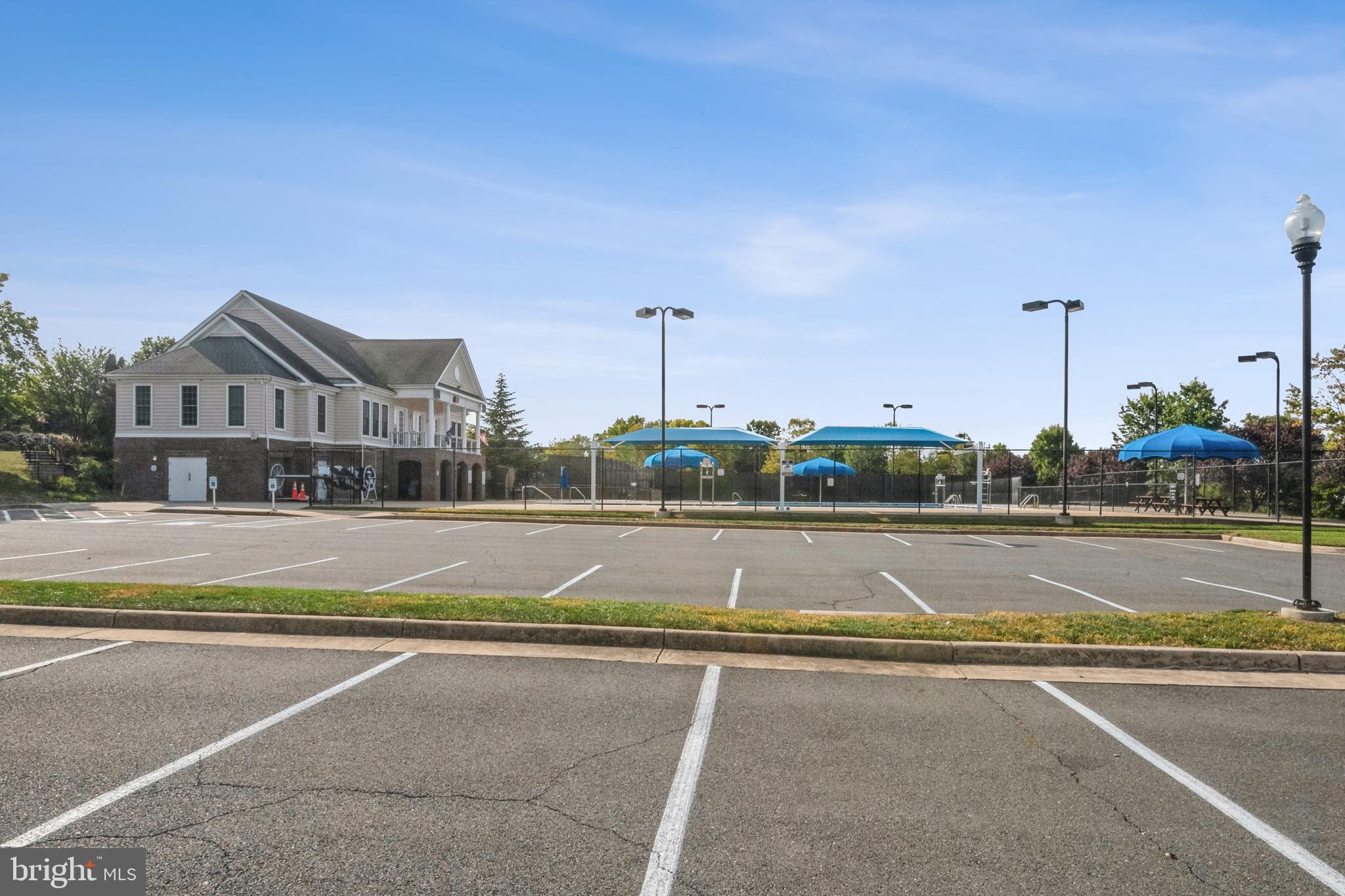 ASHBURN VILLAGE - Residential