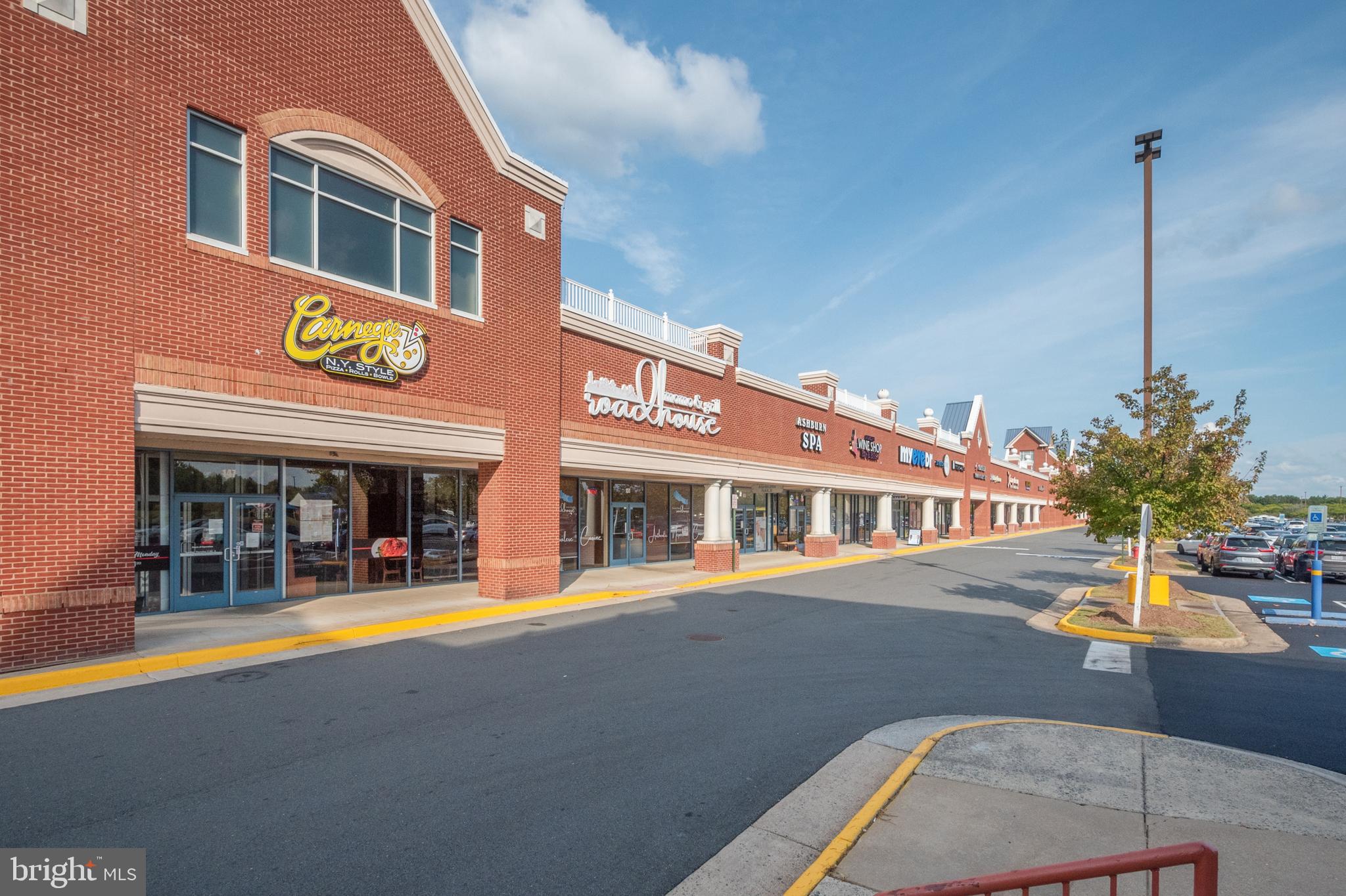 ASHBURN VILLAGE - Residential