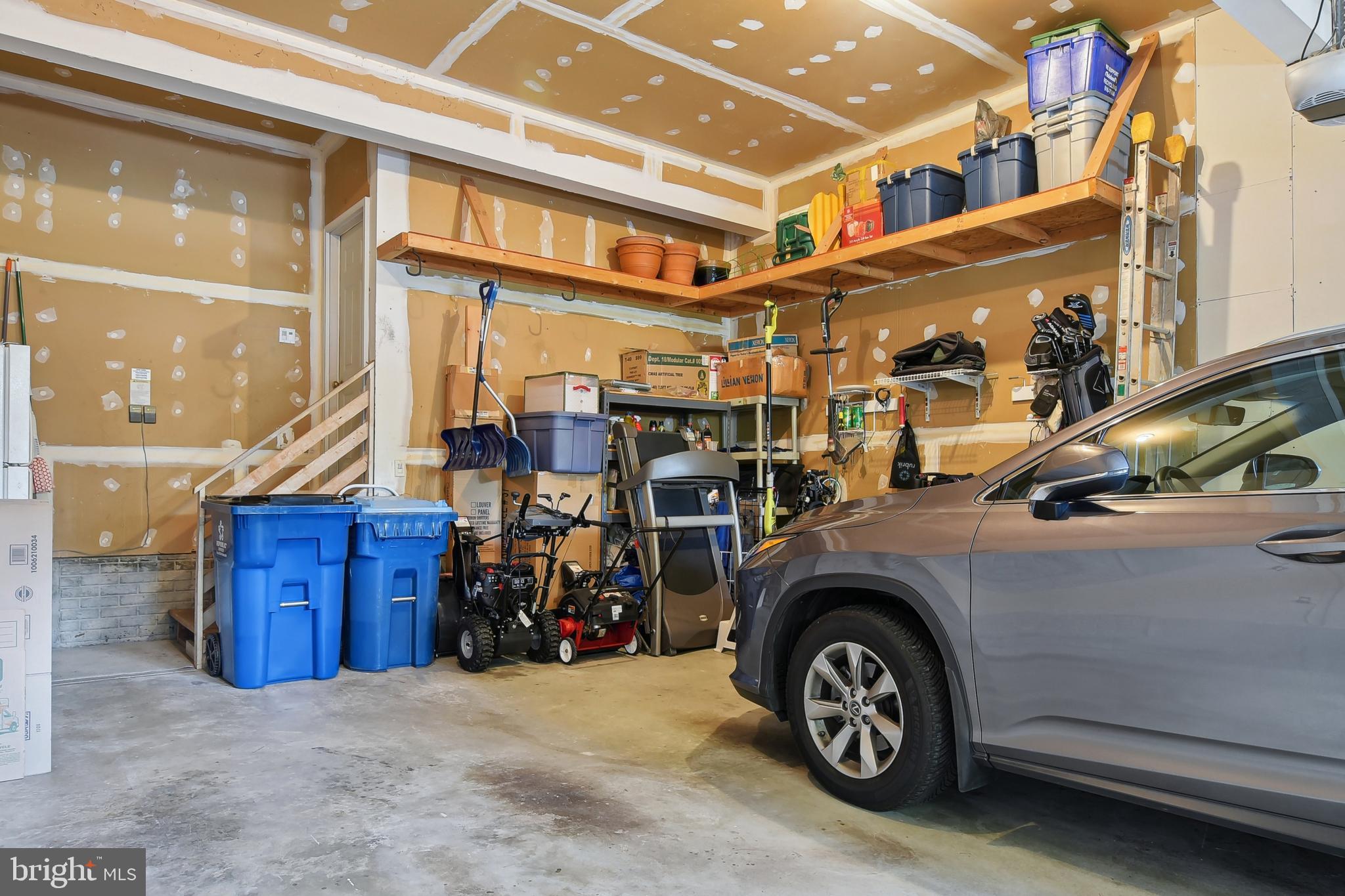 ASHBURN VILLAGE - Residential