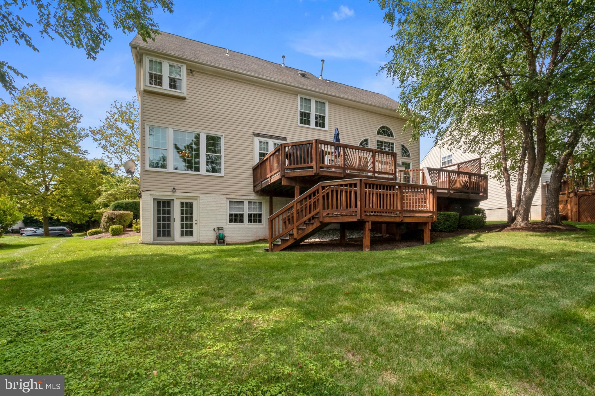 ASHBURN VILLAGE - Residential