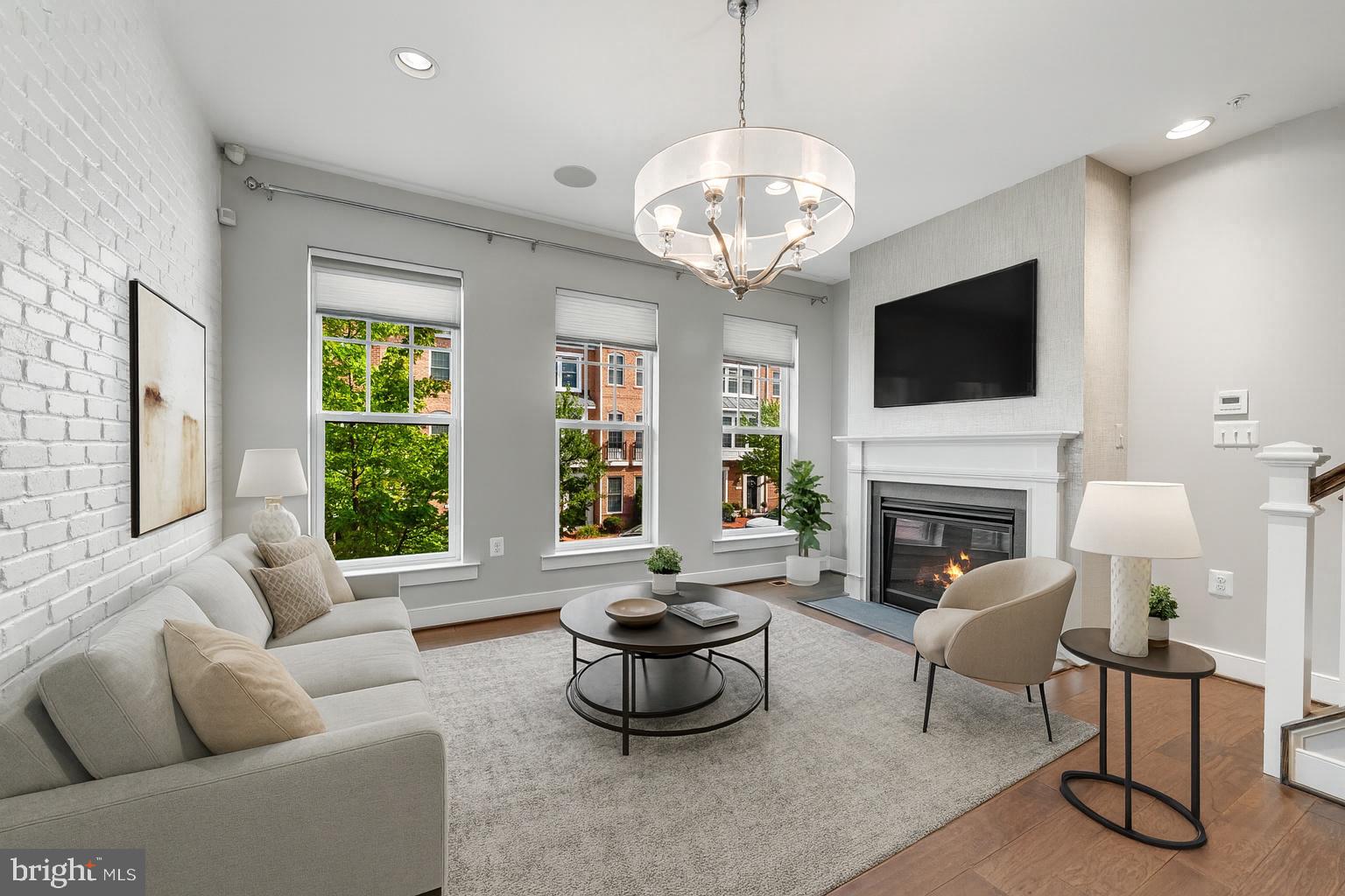 237 CRESCENT STATION TERRACE SE