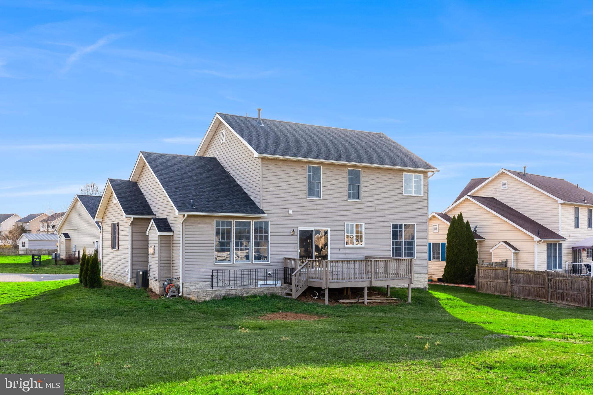 VILLAGE NORTH - Residential