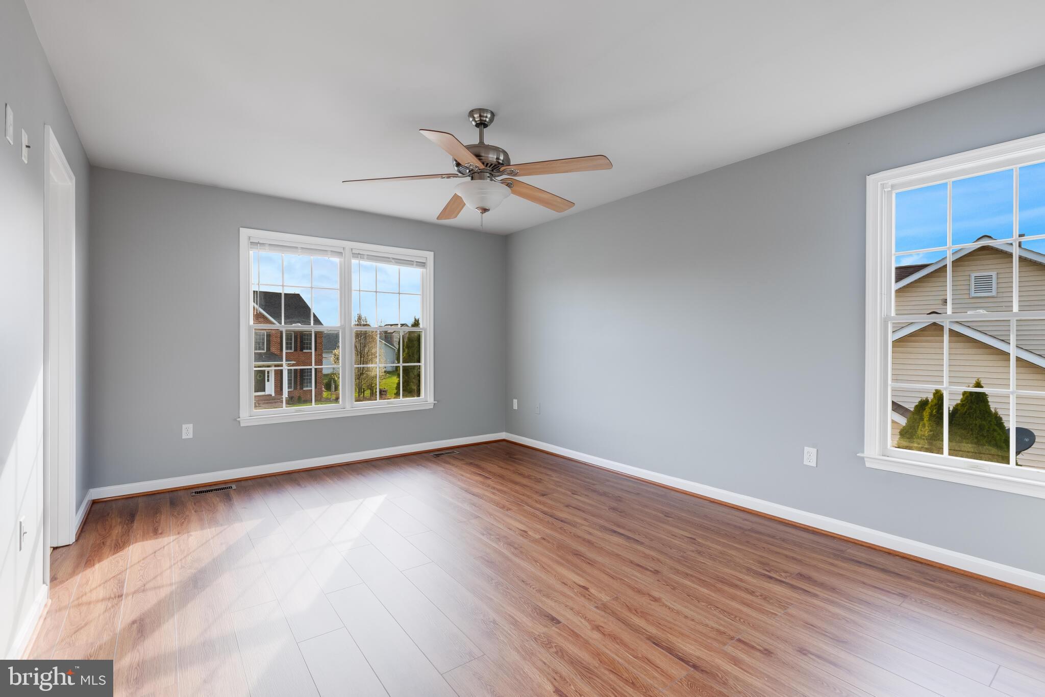 VILLAGE NORTH - Residential