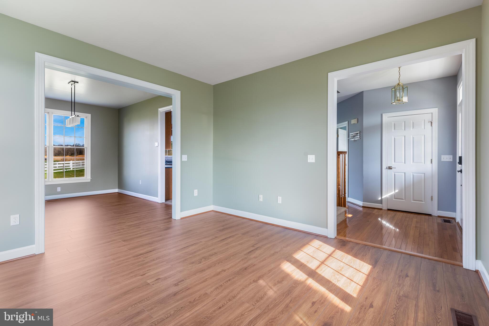 VILLAGE NORTH - Residential