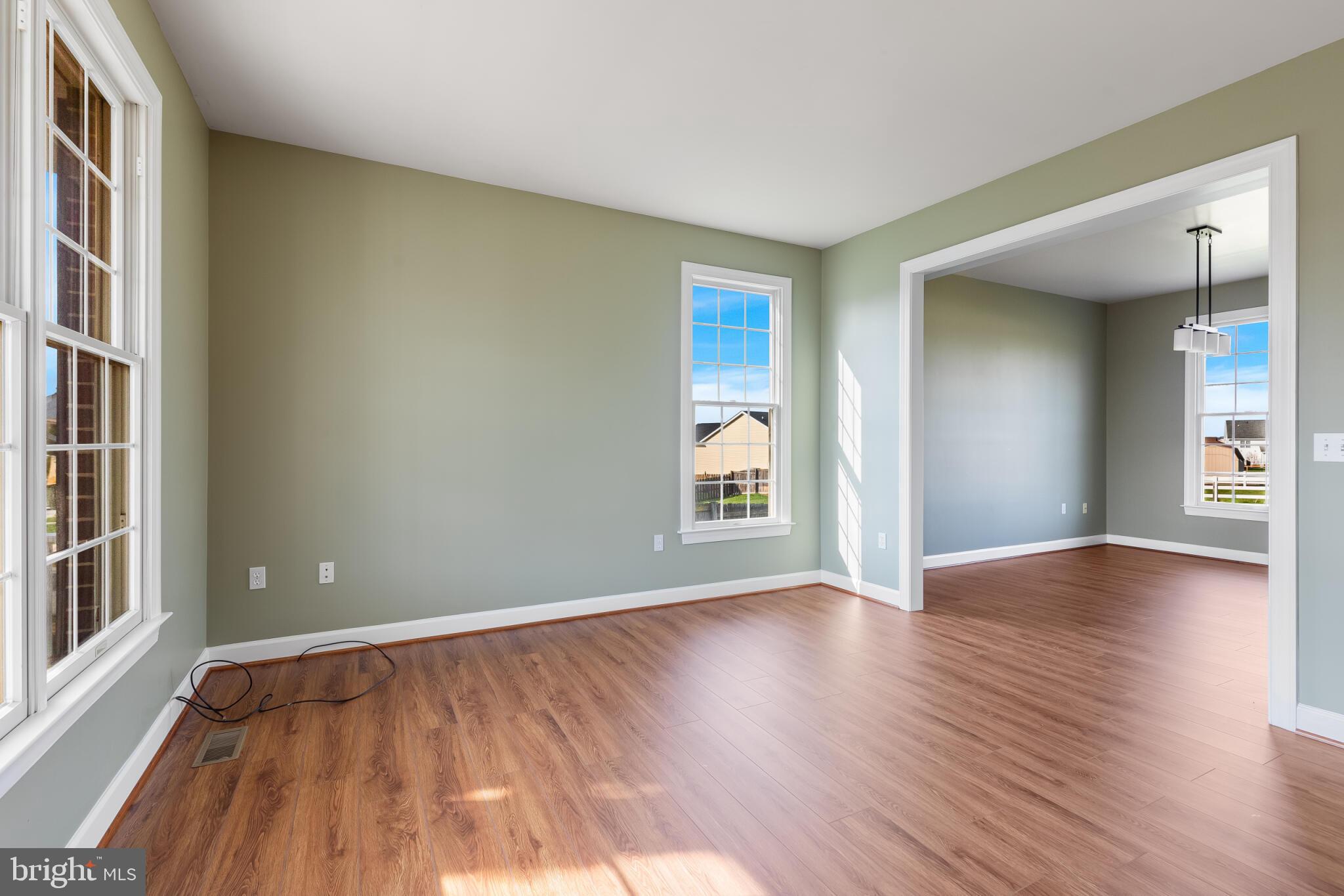 VILLAGE NORTH - Residential